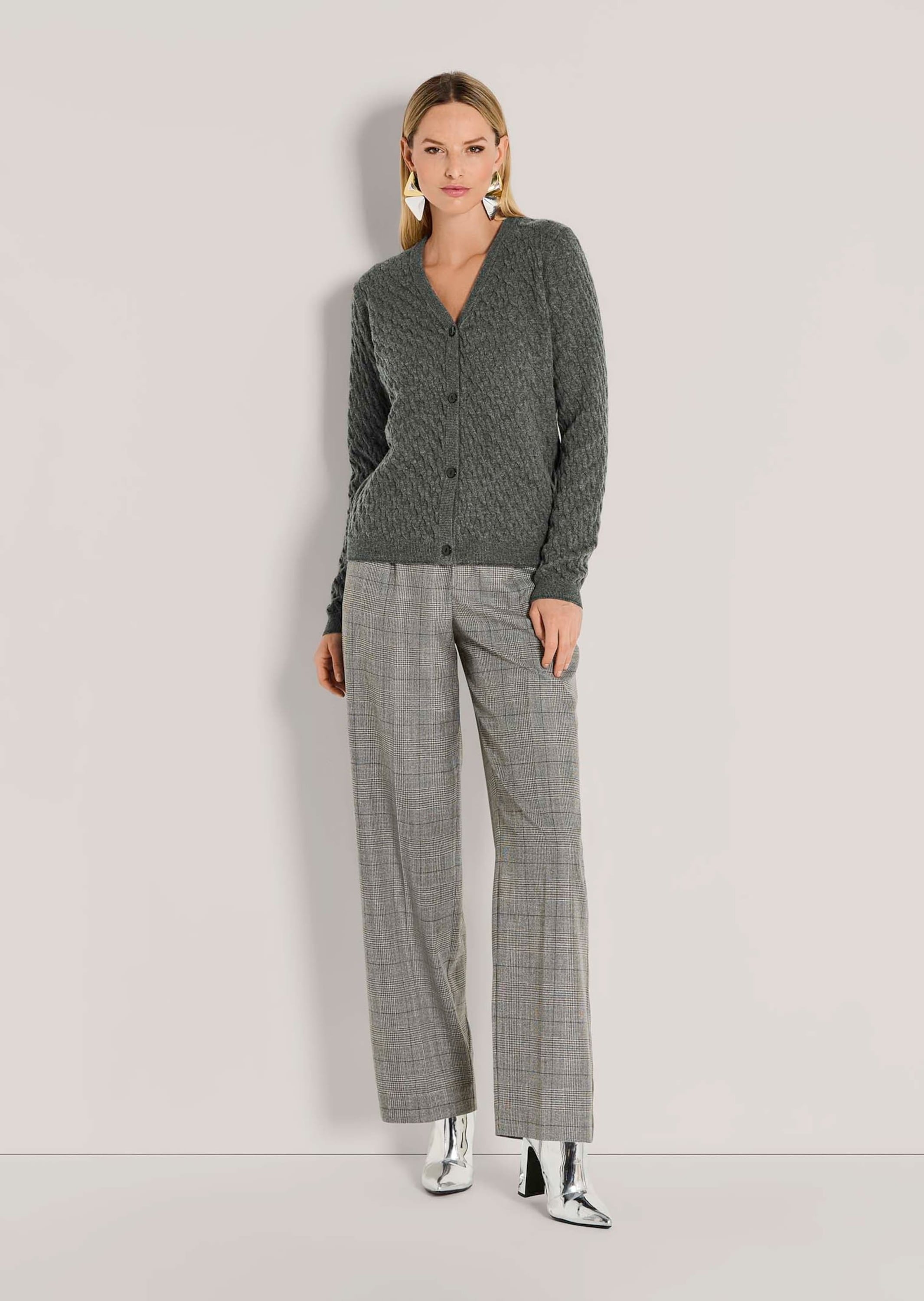 MADELEINE Strickjacke »Strickjacke Stilvolle Maschenjacke mit Zopfmuster«