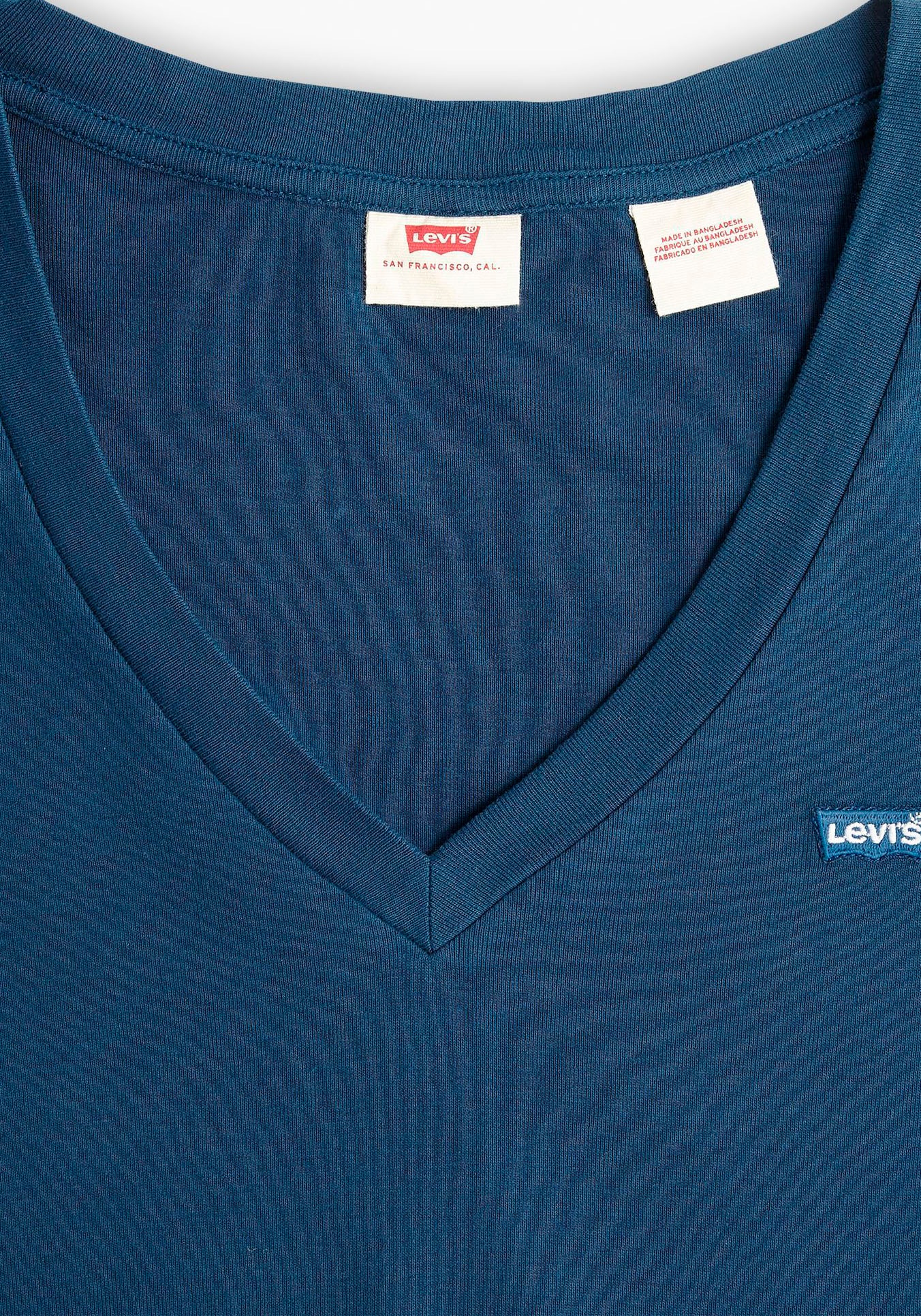 Levi's® Langarmshirt »BABY TEE«, mit kleinem Levi's® Logo auf der Brust bei  ♕