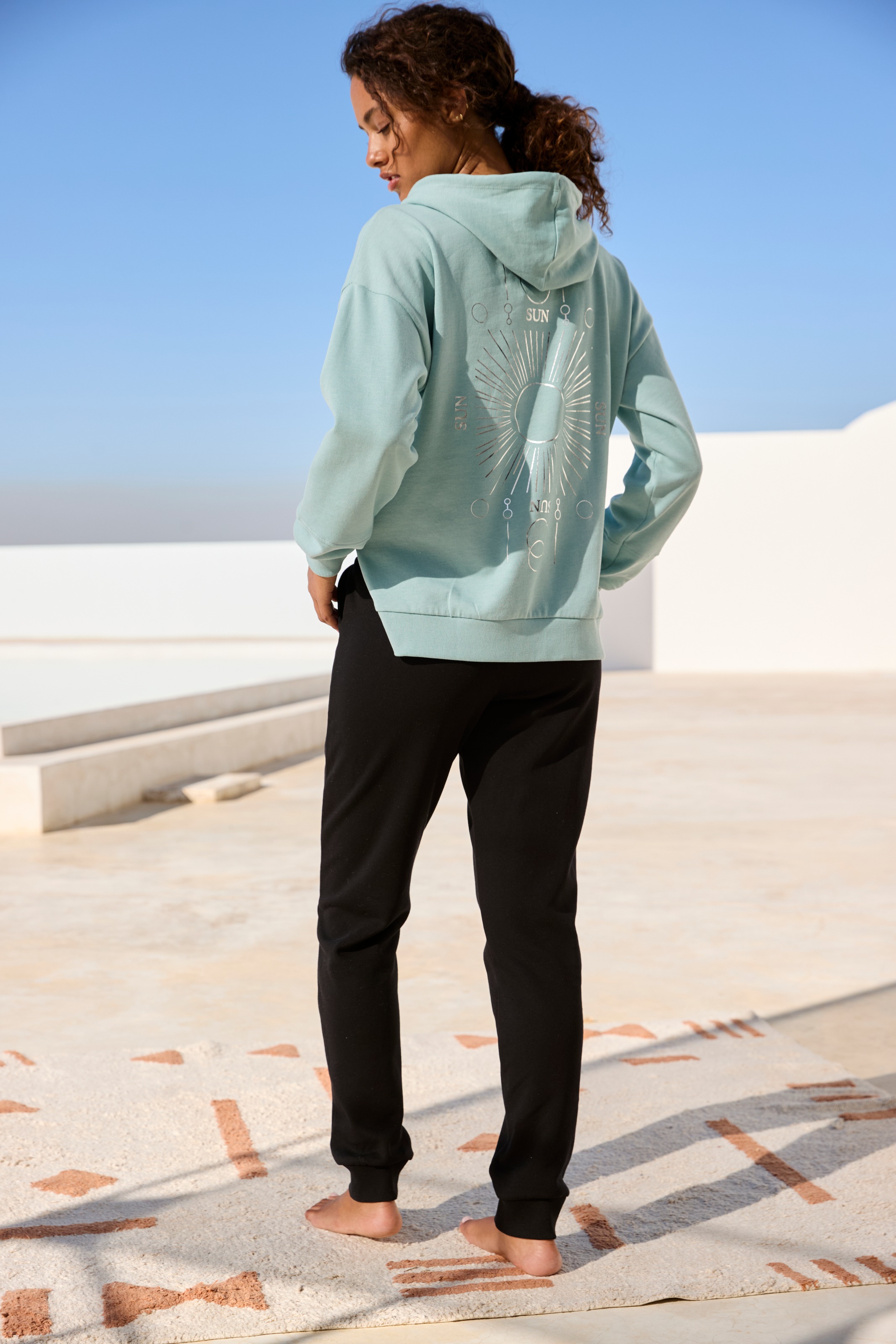 Buffalo Sweathose, Loungehose mit seitlichen Taschen und kleinem Druck, Loungewear