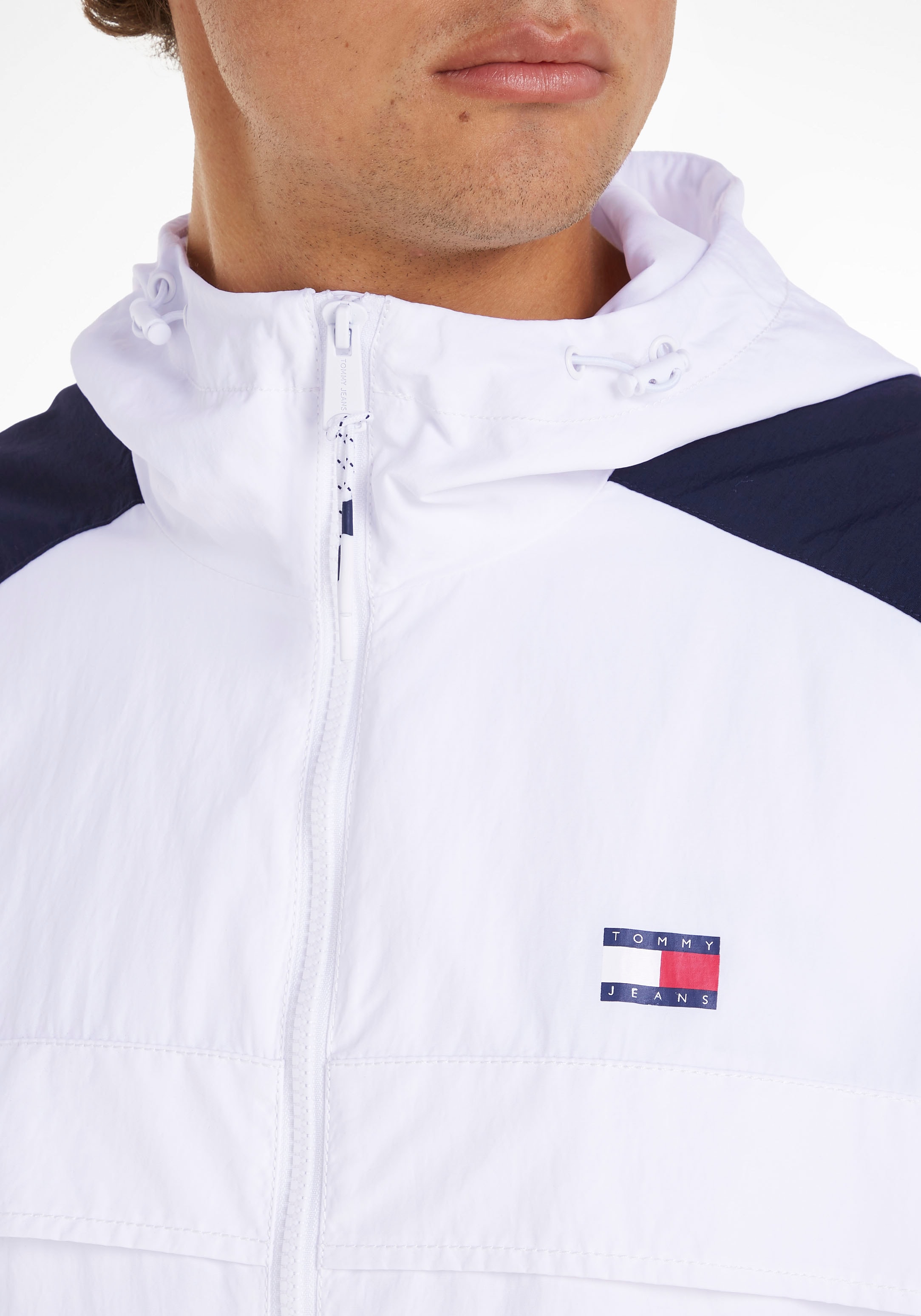 Tommy Jeans Plus Windbreaker »TJM CHICAGO CLBK WINDBREAKER EXT«, mit Kapuze, Große Größen