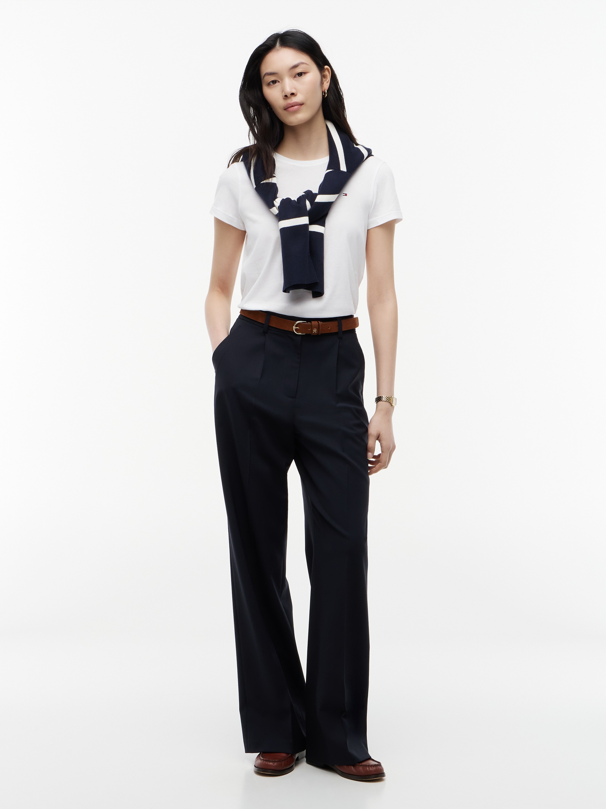 Tommy Hilfiger T-Shirt »HERITAGE CREW NECK TEE« mit Tommy Hilfiger Logo-Flag auf der Brust