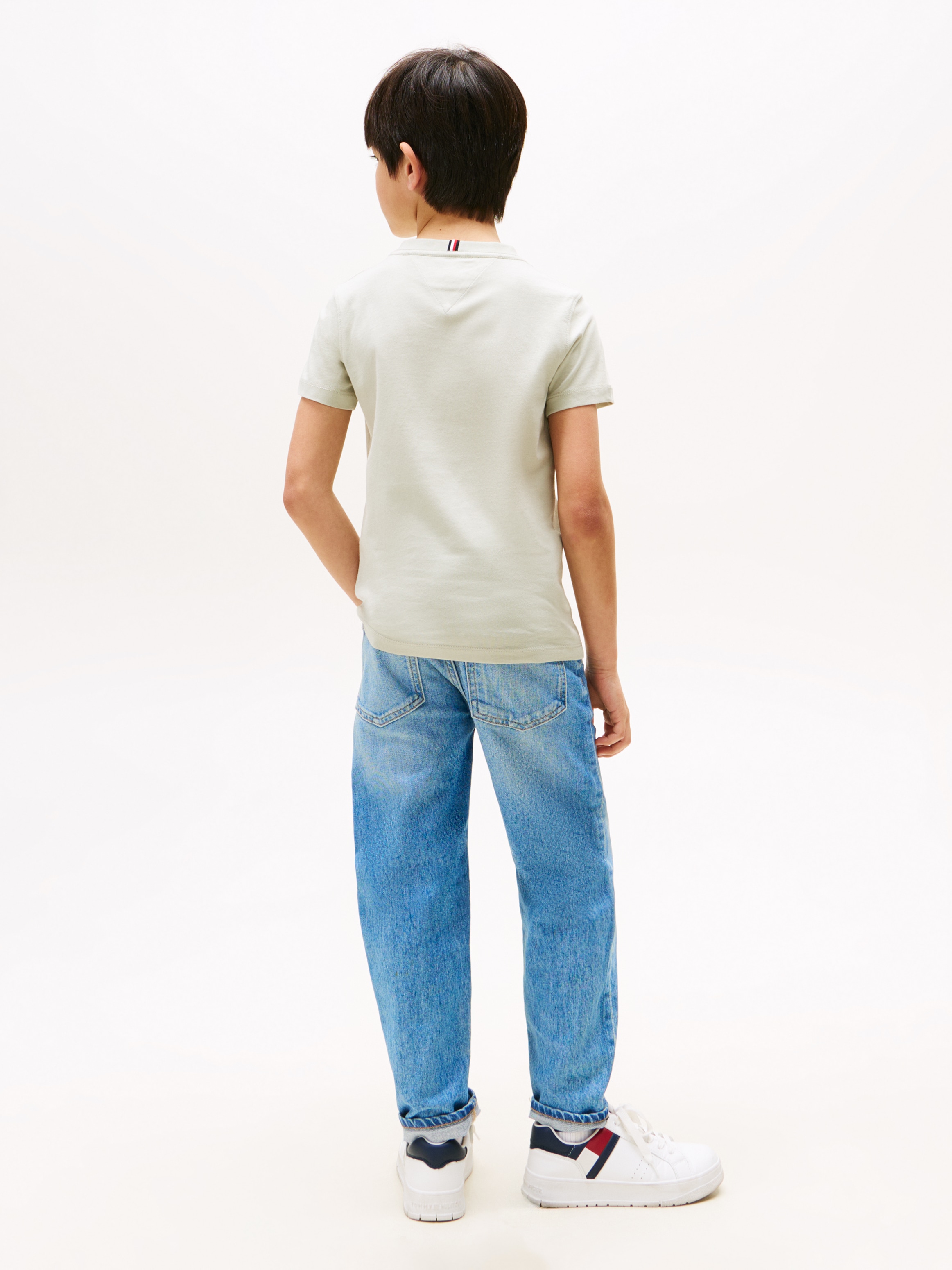 Tommy Hilfiger T-Shirt »ESSENTIAL COTTON TEE S/S«, mit Logostickerei