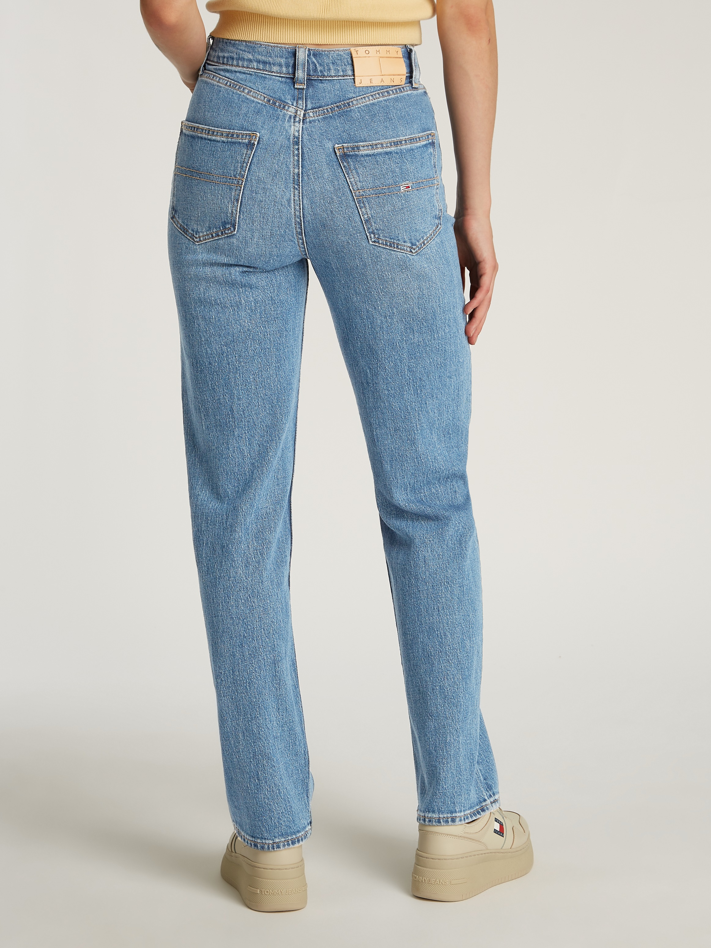Tommy Jeans Skinny-fit-Jeans »Sylvia High Rise Skinny«, mit Logo-Badge
