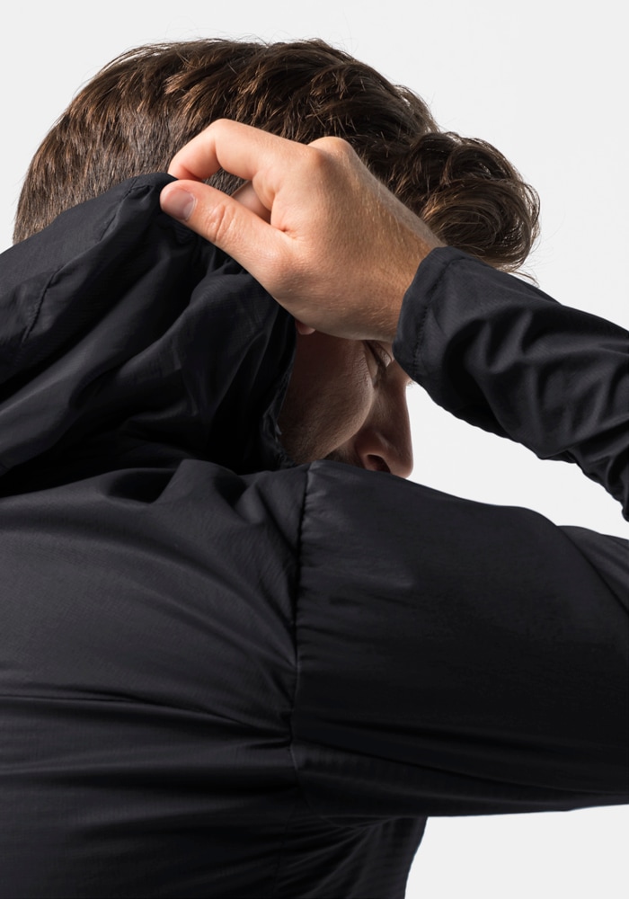 Jack Wolfskin Funktionsjacke »PRELIGHT ALPHA JKT M« mit Kapuze