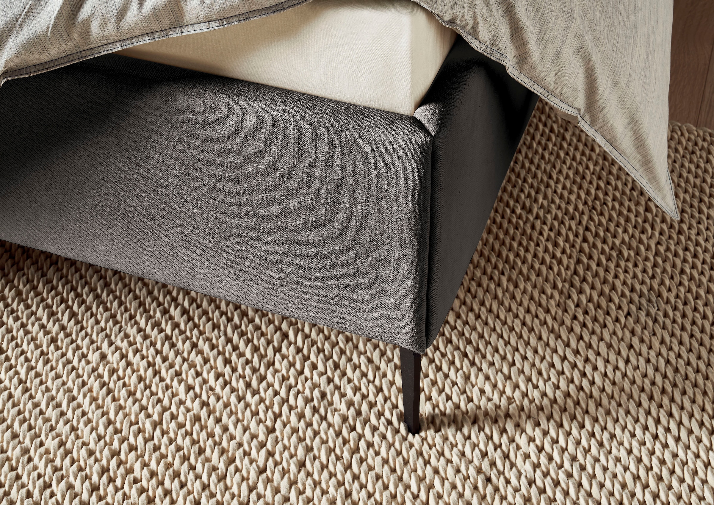 Musterring Polsterbett »Elos« Kopfteil mit doppeltem Stehsaum, Metallfuß in schwarz,  in 4 Größen