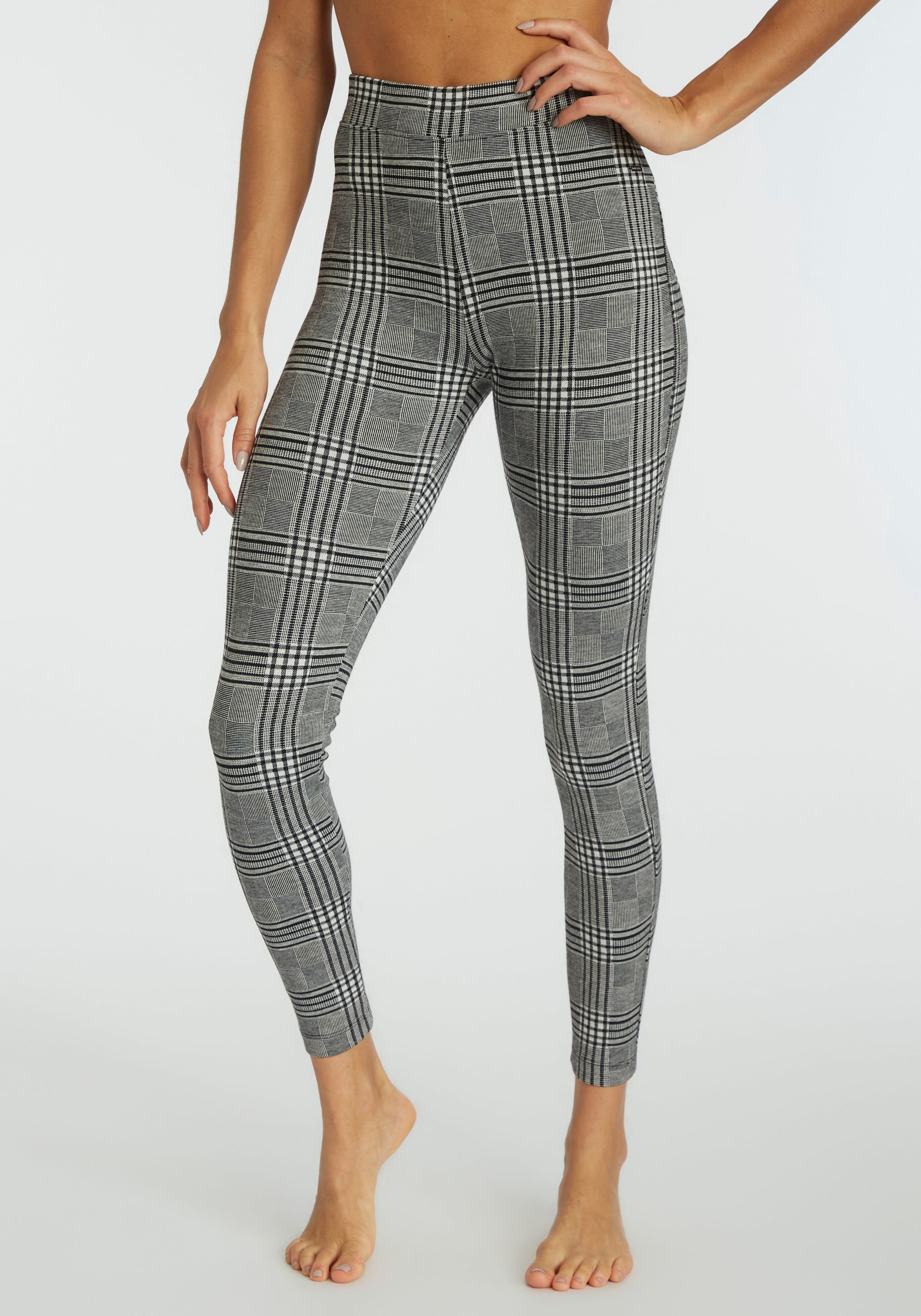 LASCANA Leggings, mit klassischem Karodesign