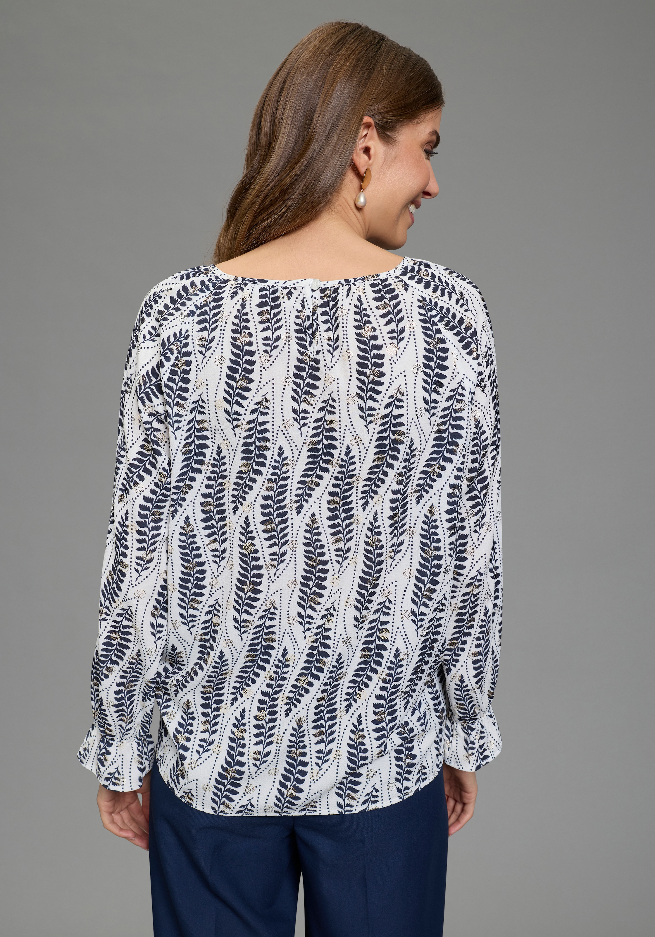 Laura Scott Schlupfbluse im femininen Look, bedruckt mit kleinen, goldfarbenen Details