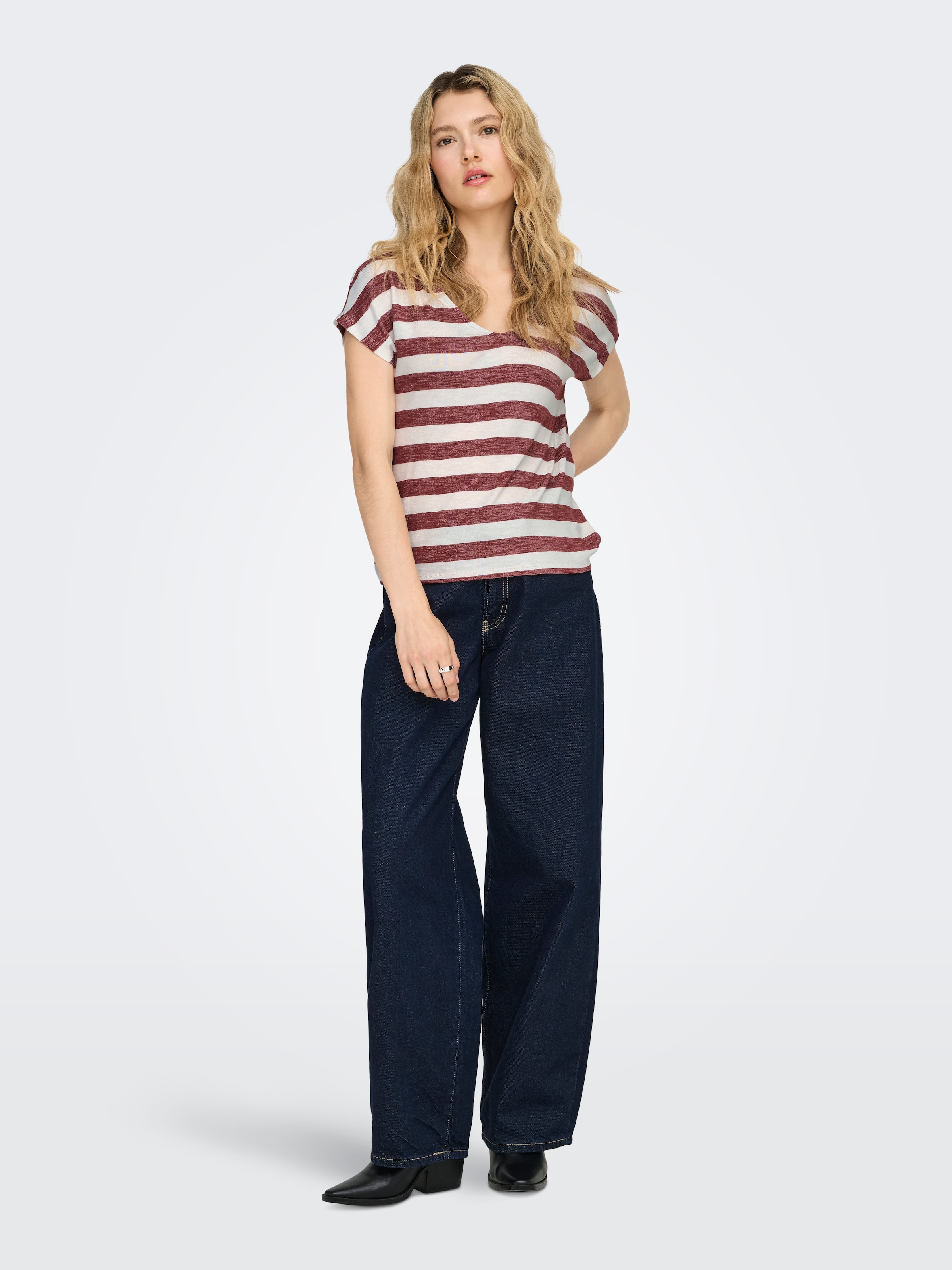 ONLY V-Shirt »ONLLIRA LIFE S/S V-NECK TOP JRS NOOS«