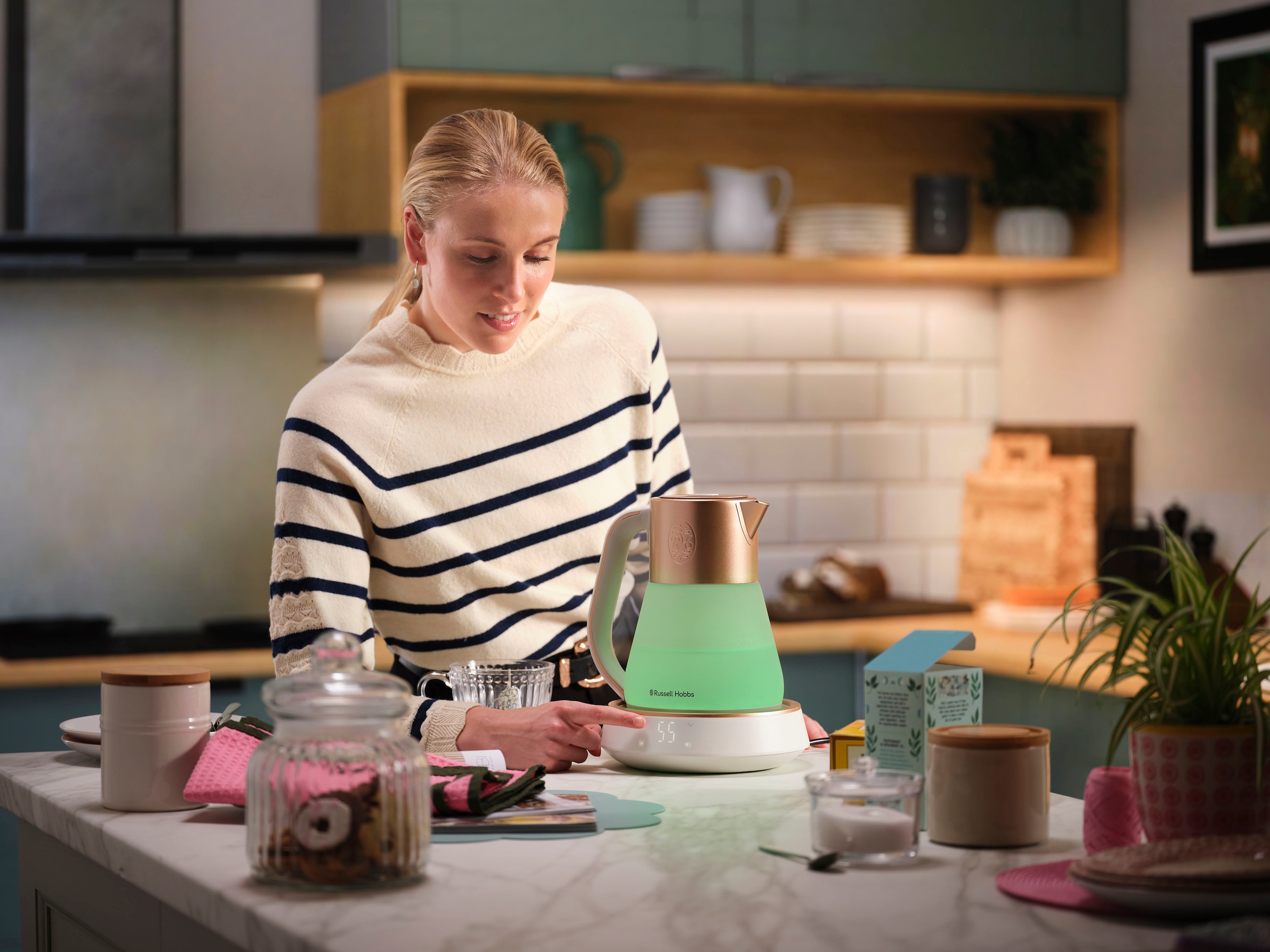 RUSSELL HOBBS Wasserkocher »Calm 27450-70«, 1,7 l, 2400 W, mit Temperatureinstellung, Innenbeleuchtung und beruhigenden Klängen
