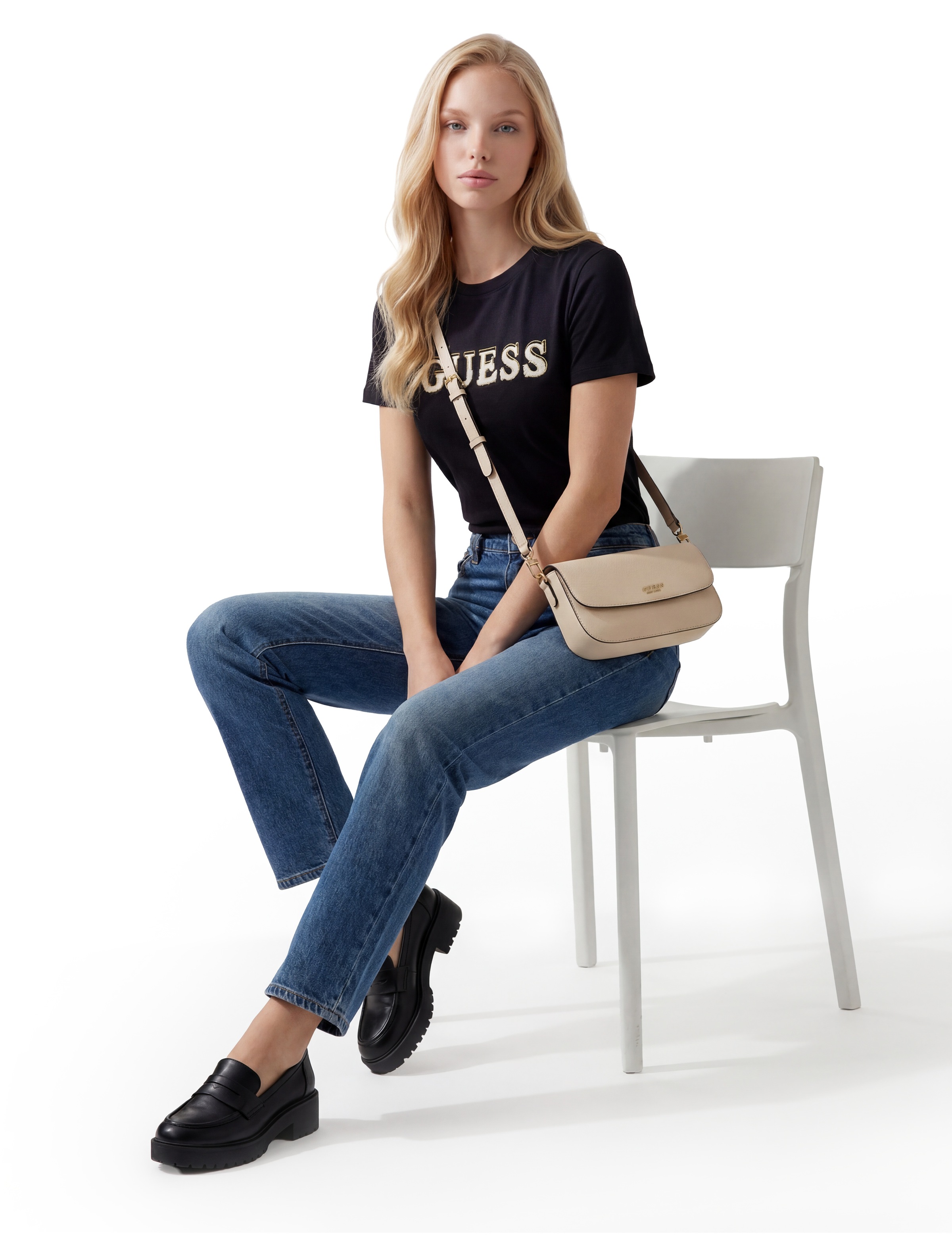 Guess T-Shirt »FAUSTA CN SS T-SHIRT« mit Logoschriftzug, Regular Fit