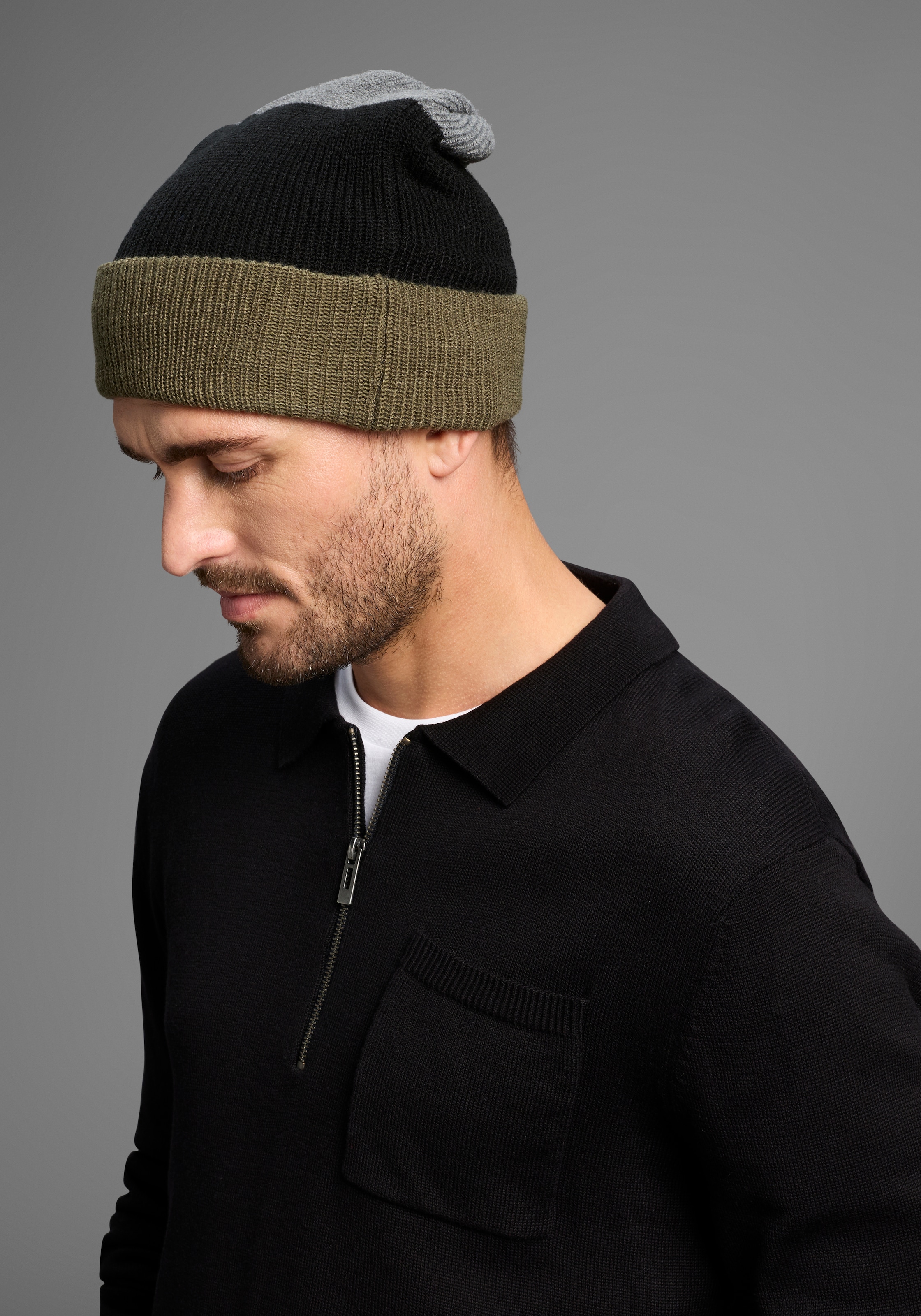 Man's World, Herren, Strickmütze im trendigem Colorlocking - NEW, grau-schwarz-grün, grau-schwarz-grün, Basic Beenie Herrenmütze von Man ́s World