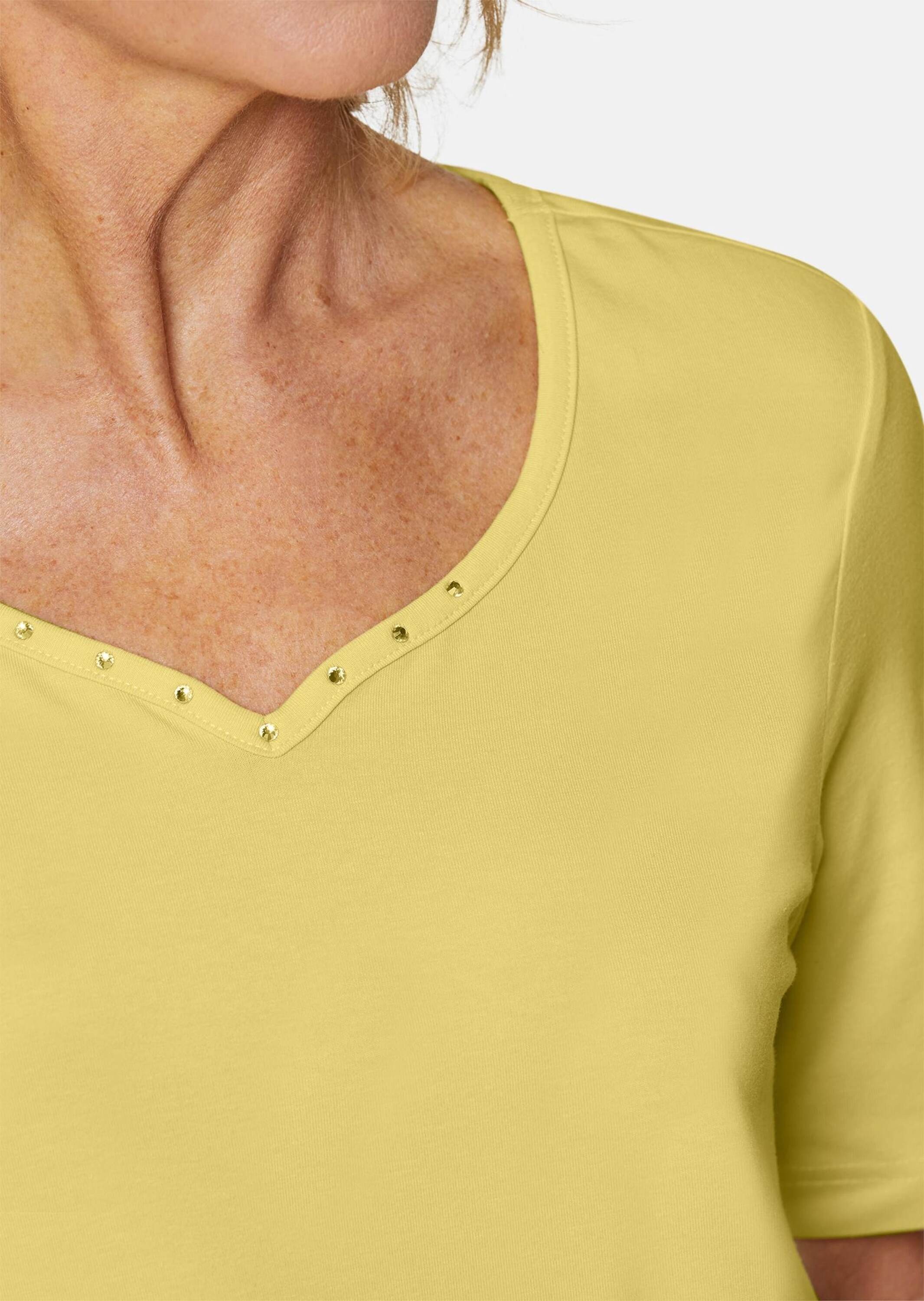 GOLDNER Langarm-Poloshirt »Kurzgröße T-Shirt mit charmantem Ausschnitt und Schmucksteinchen«