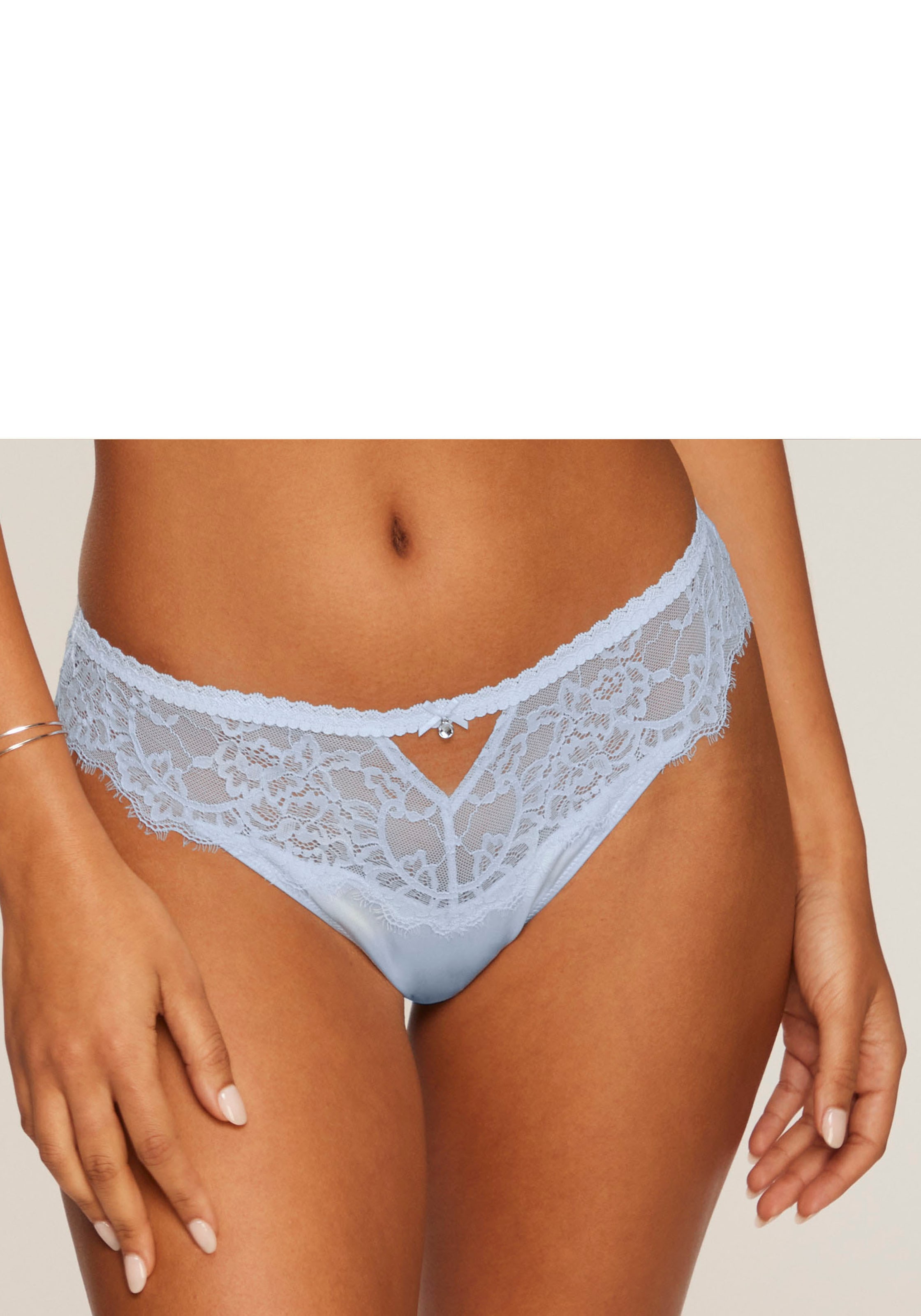 LASCANA String »Alana« mit hohem Seidenanteil und edler Spitze