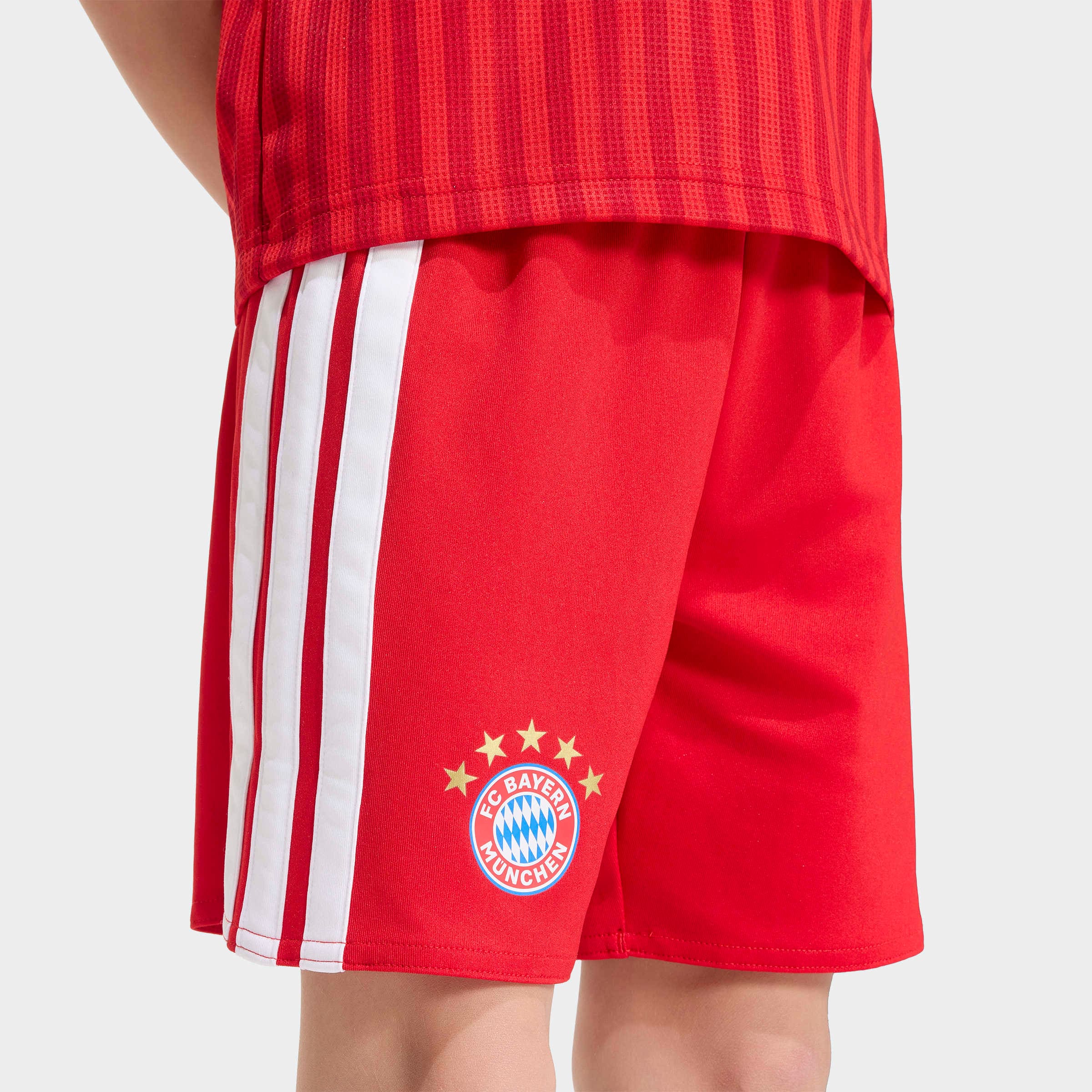 adidas Performance Trainingsanzug »FCB H MINI« 2 für junge Fußballfans, mit regulärem Schnitt, zweiteiliges Set