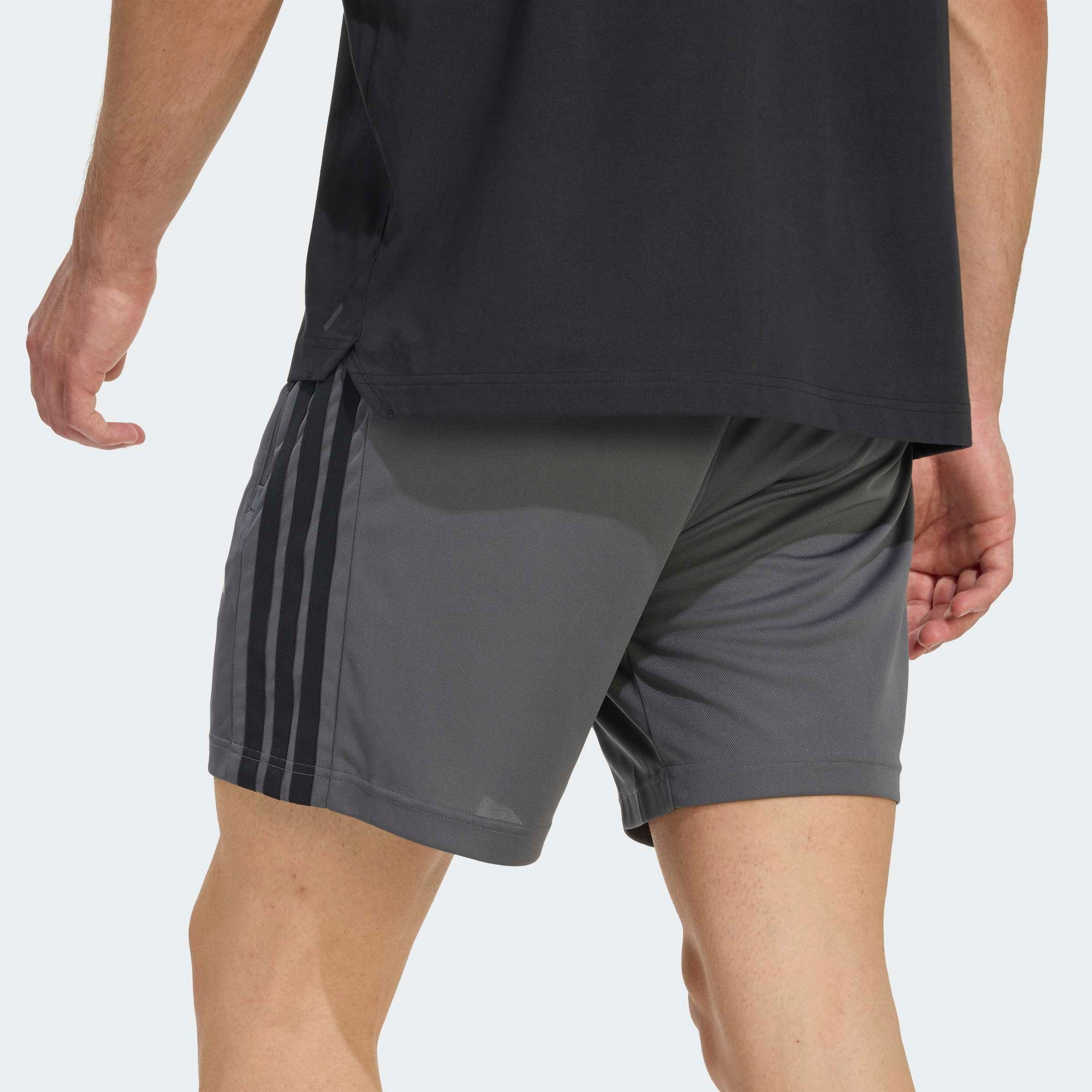 adidas Performance Shorts »WORKOUT ESSENTIALS BASE 3-STRIPES PIQUÉ 7 IN«