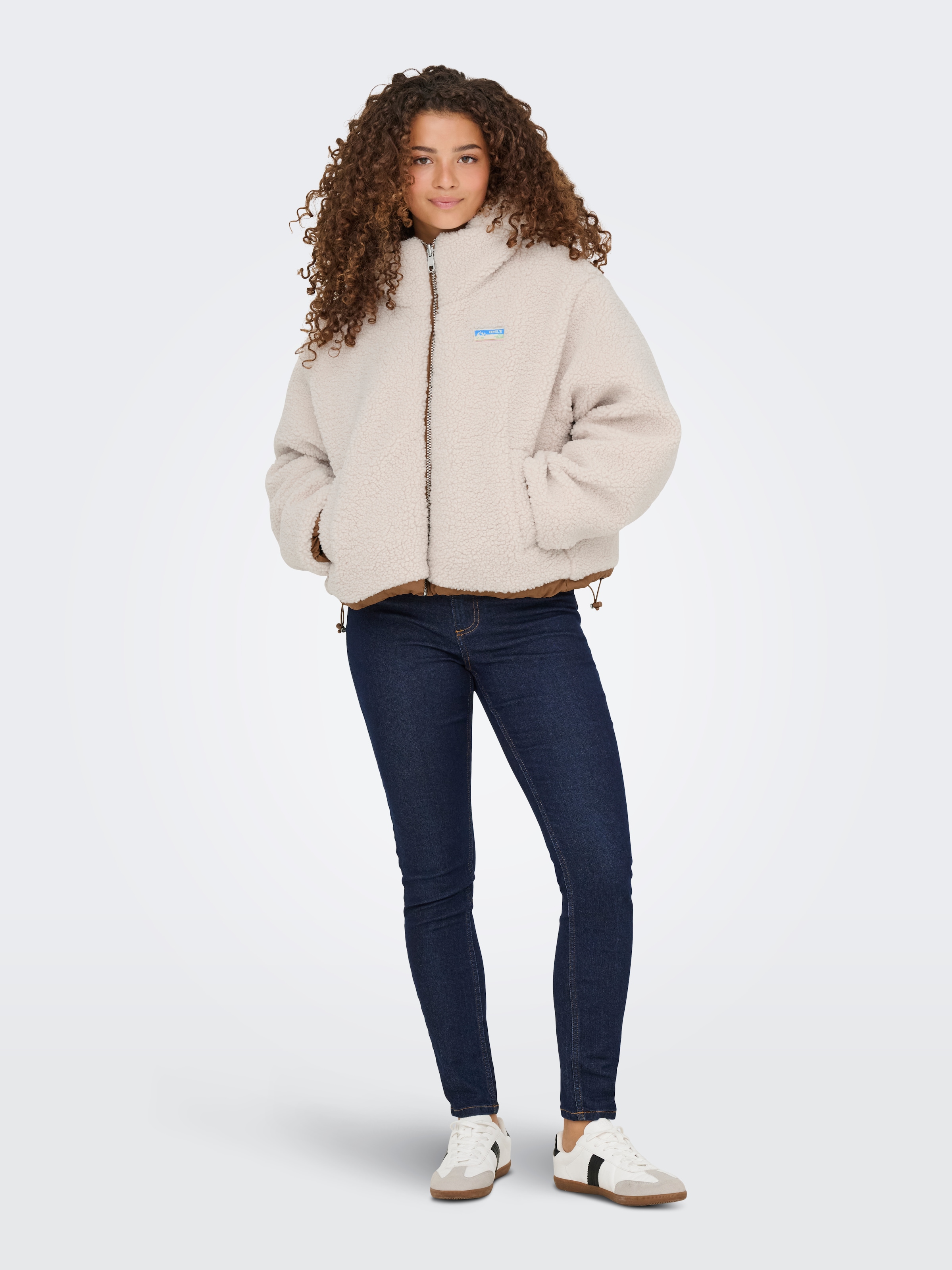 ONLY Outdoorjacke »ONLMARIA LIFE REV PUFFER JACKET CC OTW« mit Kapuze