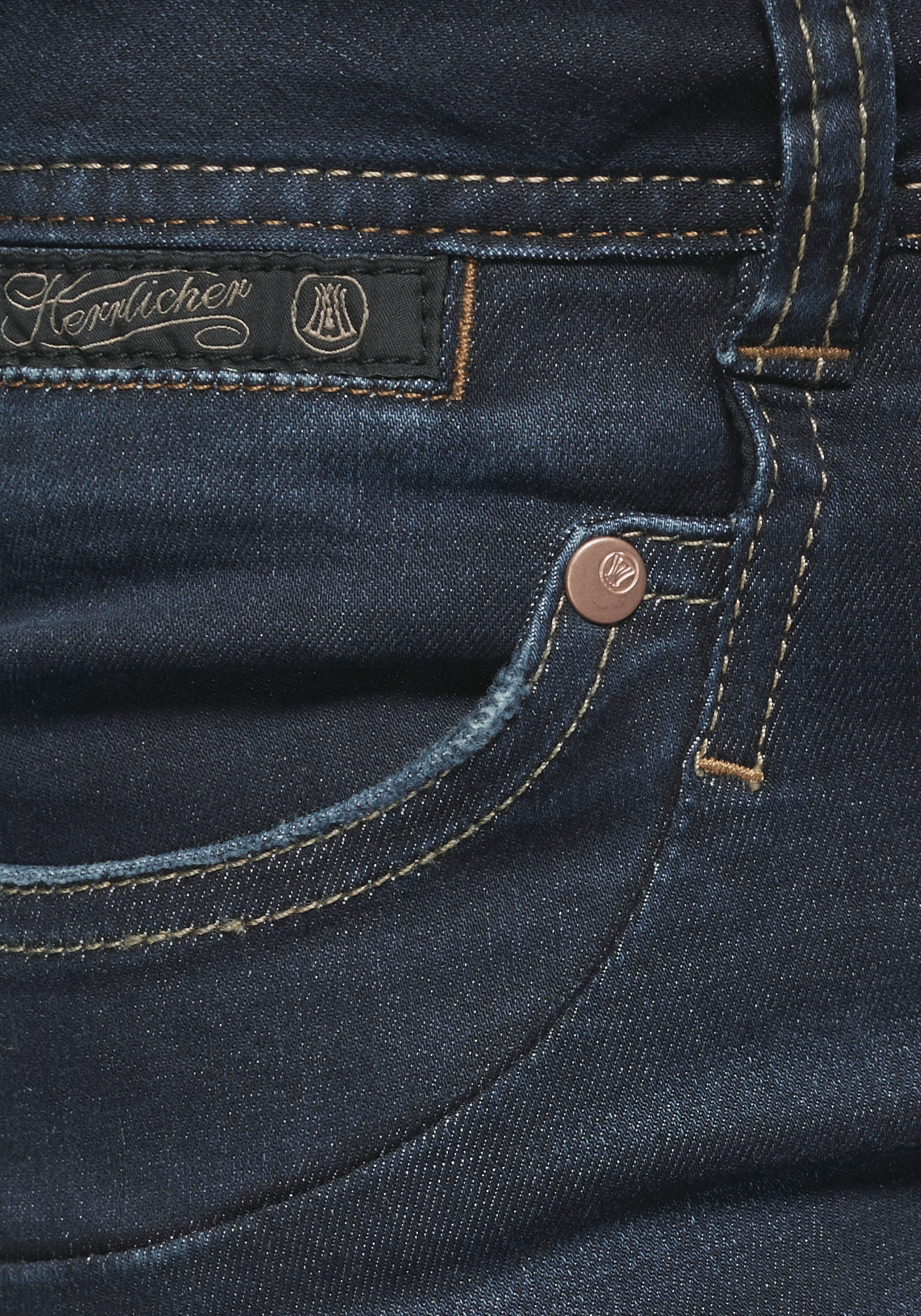 Herrlicher Slim-fit-Jeans »Piper Slim Denim«, mit Zierknöpfen an den Gesäßtaschen