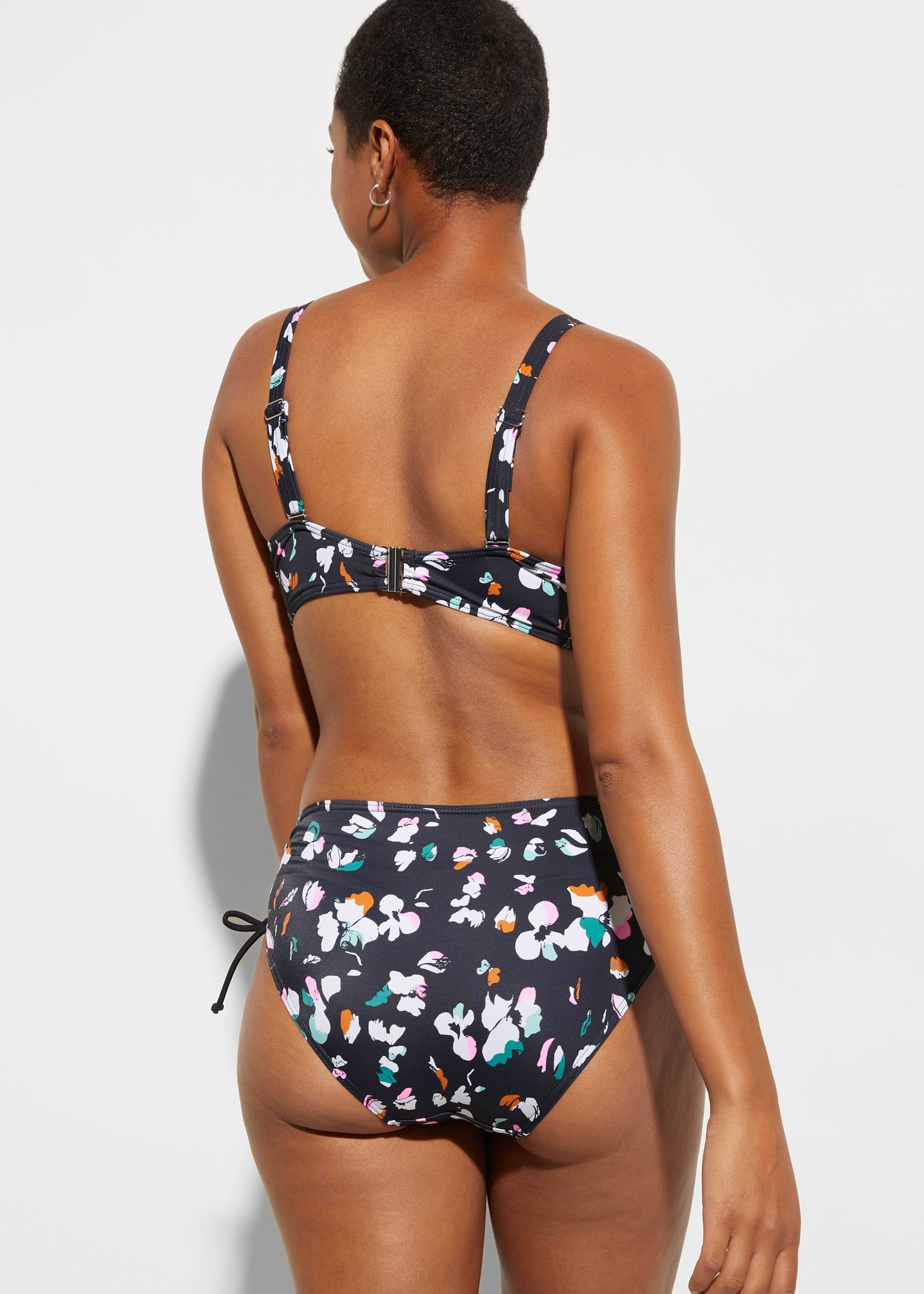 bonprix Bügel-Bikini Set, 2 Stk. Minimizer-Passform, toller Alloverdruck