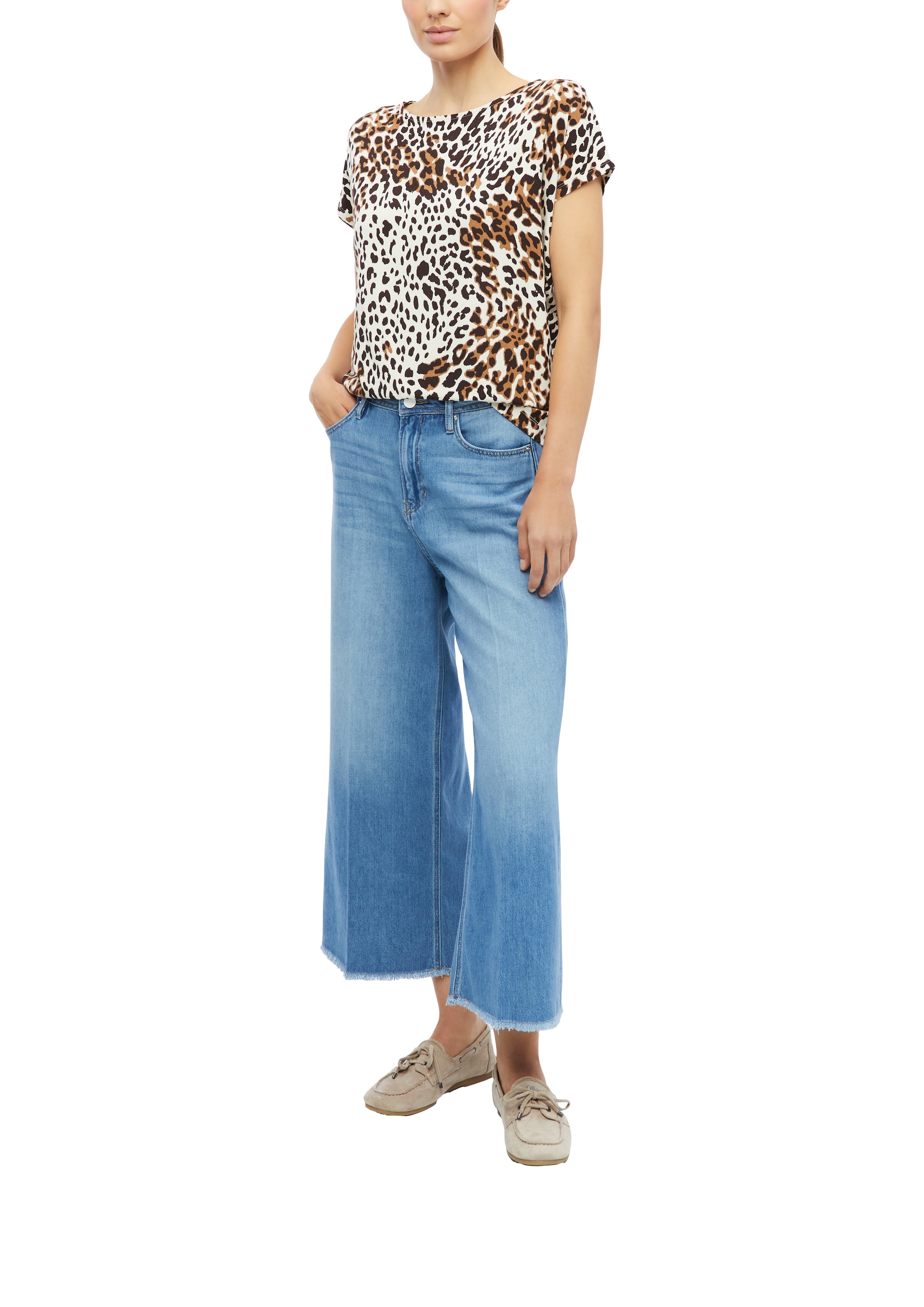 s.Oliver Kurzarmshirt Sommershirt mit grafischem Muster aus Viskose/Stretch