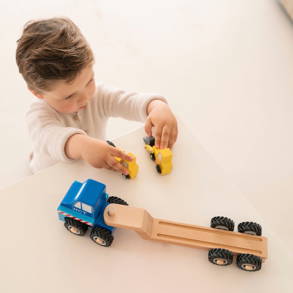 New Classic Toys® Spielzeug-Transporter »Holzspielzeug, First Driver - Autostransporter«, (Set)