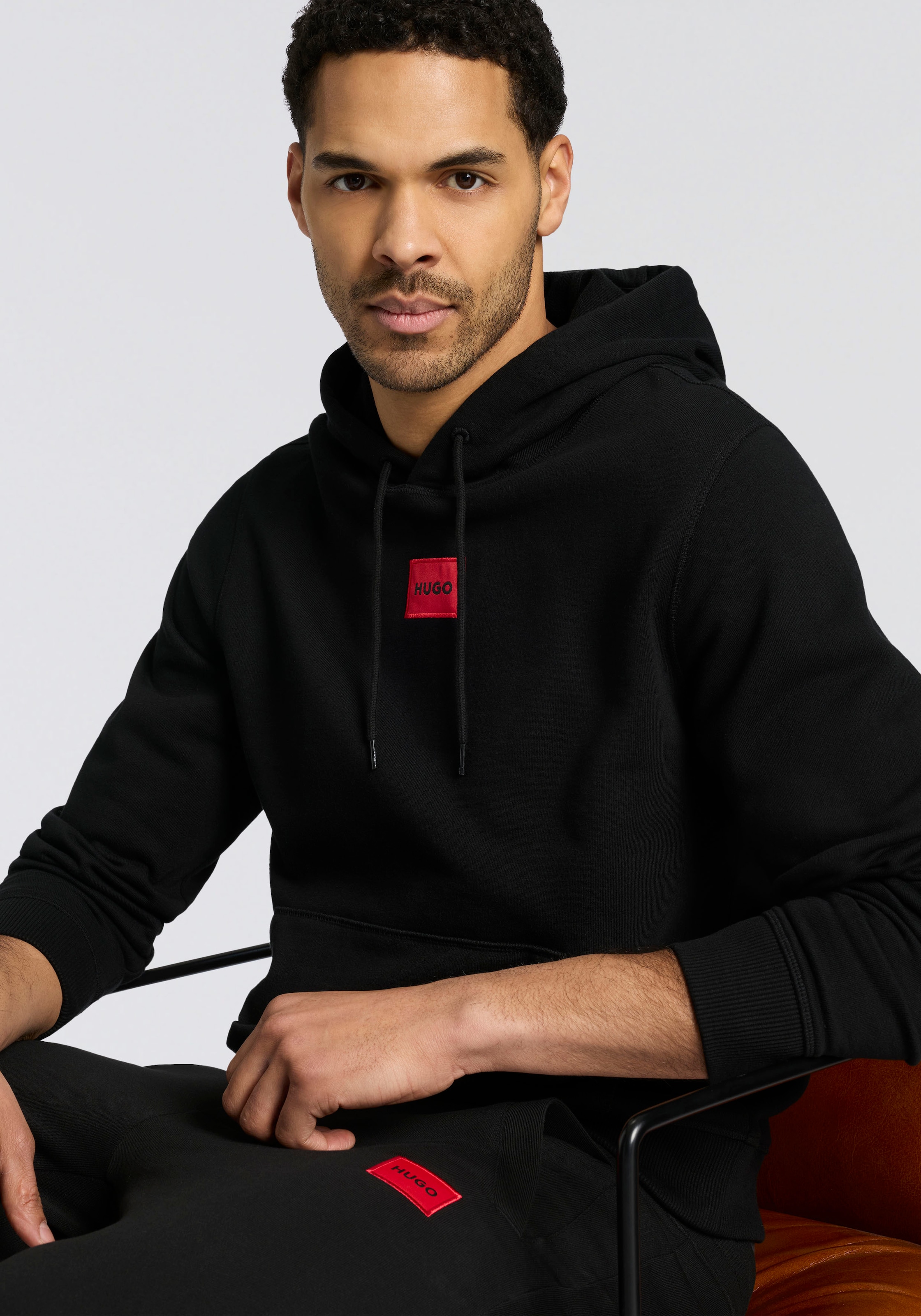 HUGO Kapuzensweatshirt »Daratschi«, Kapuze mit Kordelzug, Regular Fit Kängurutasche, HUGO Weblabel
