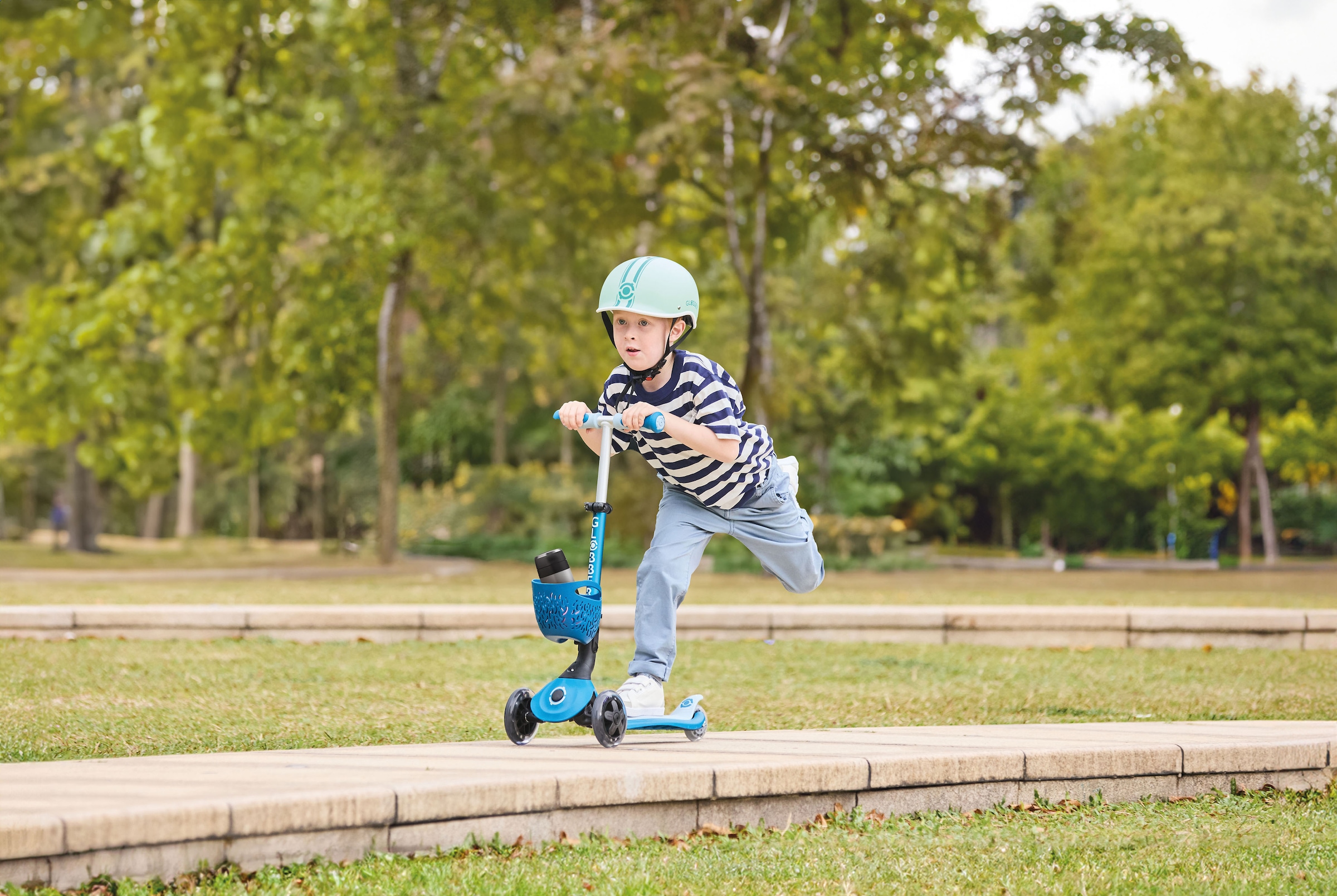 Globber »GO-UP BABY 360 LIGHTS, mit Leuchtrollen und Leuchtmodul« Aufsitzrad, Laufrad und Scooter in Einem