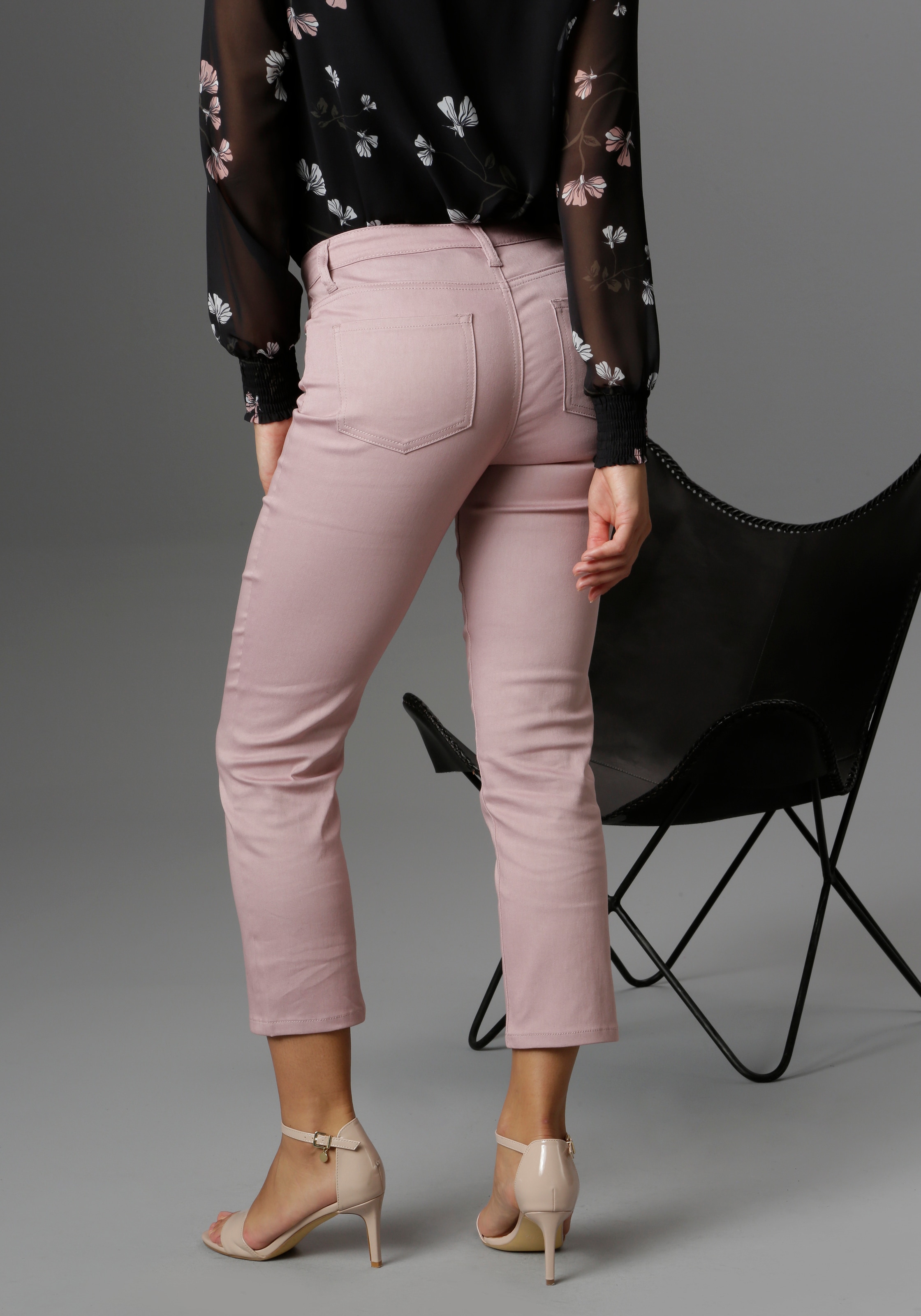 Aniston SELECTED Straight-Jeans, in bei Länge ♕ cropped verkürzter