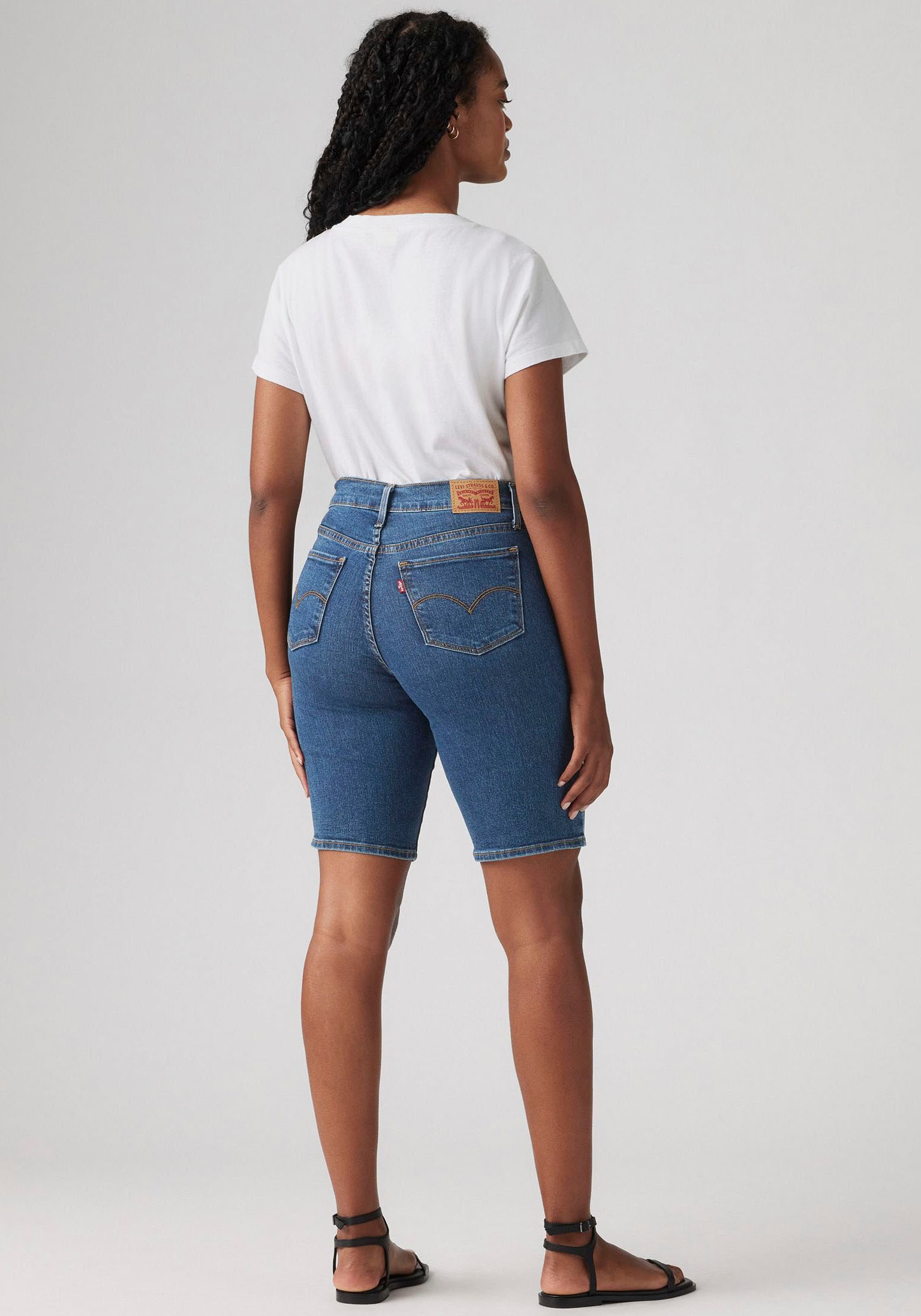 Levi's® Shorts »SHAPING BERMUDA«, im Five-Pocket Style