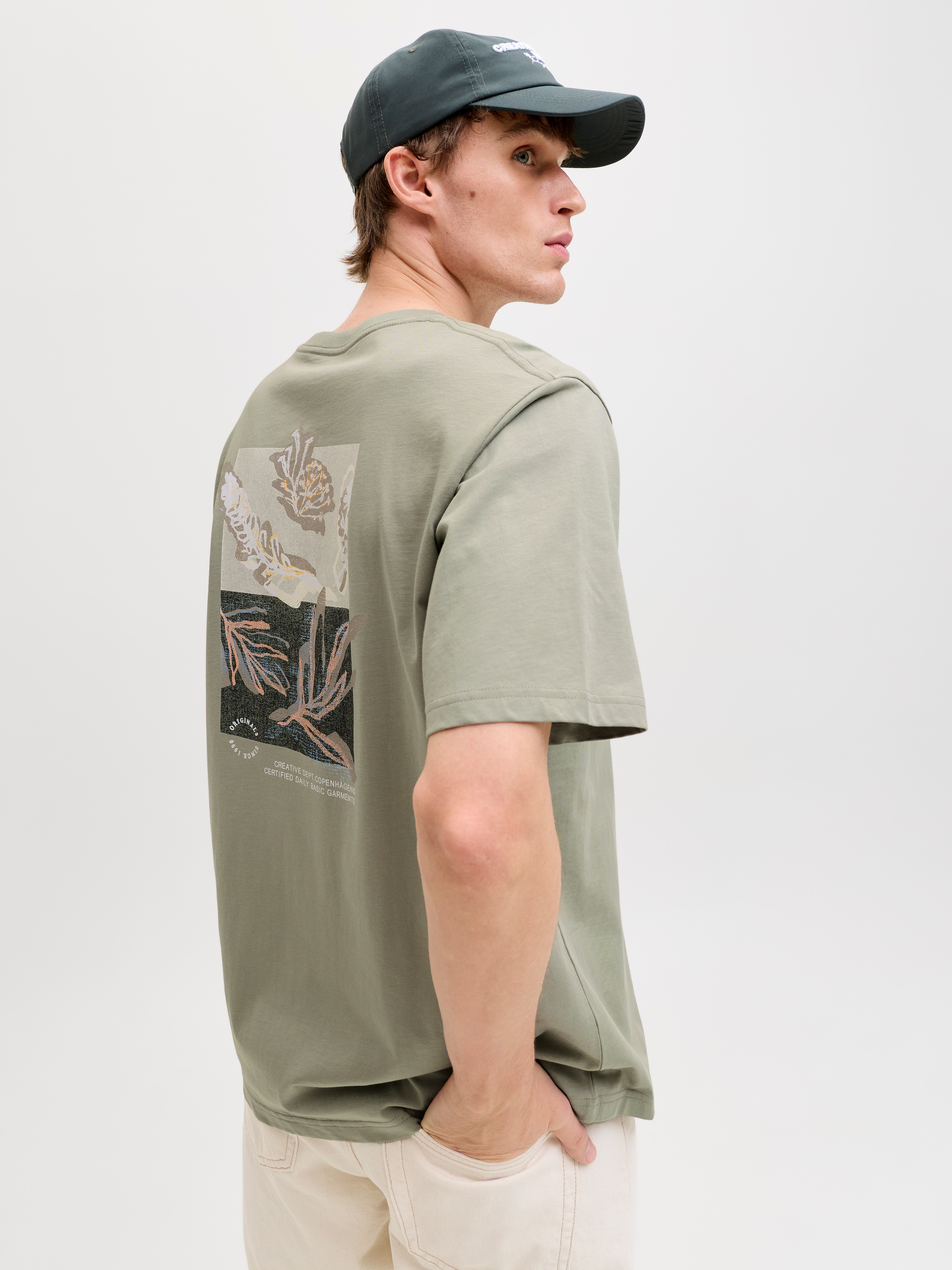 Jack & Jones Kurzarmshirt »JORMONTAUK AOP BACK TEE SS CREW NECK« Baumwolle, regular fit