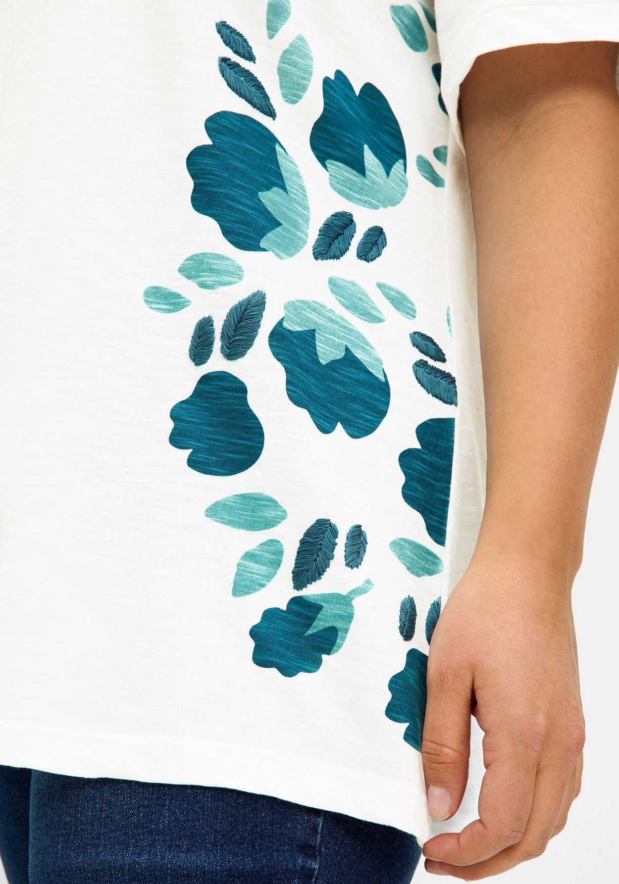 Sheego T-Shirt »A-Linien-Shirt mit Floral-Druck und Stickerei«