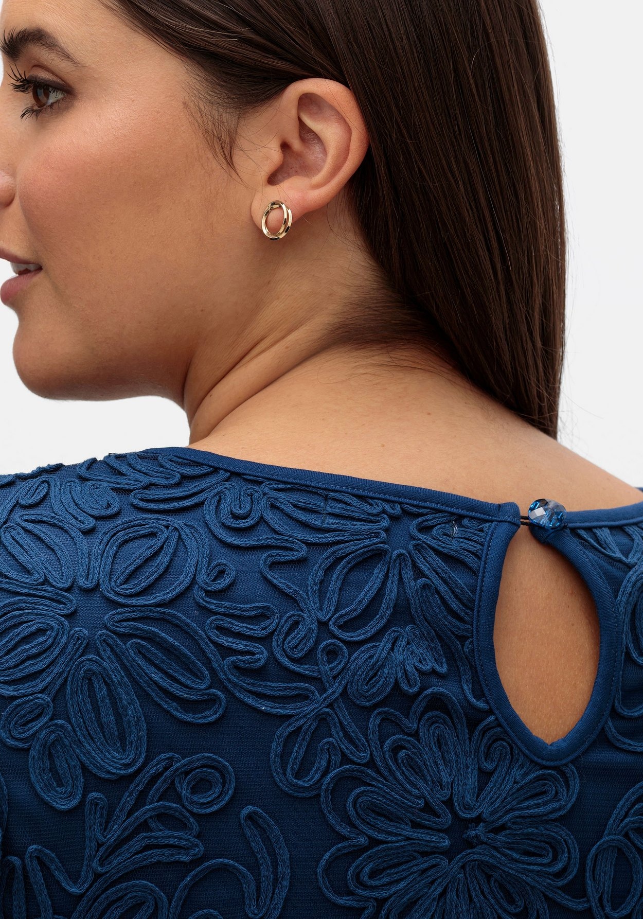 Sheego Abendkleid »Cocktailkleid mit Zierbortenstickerei am Oberteil«