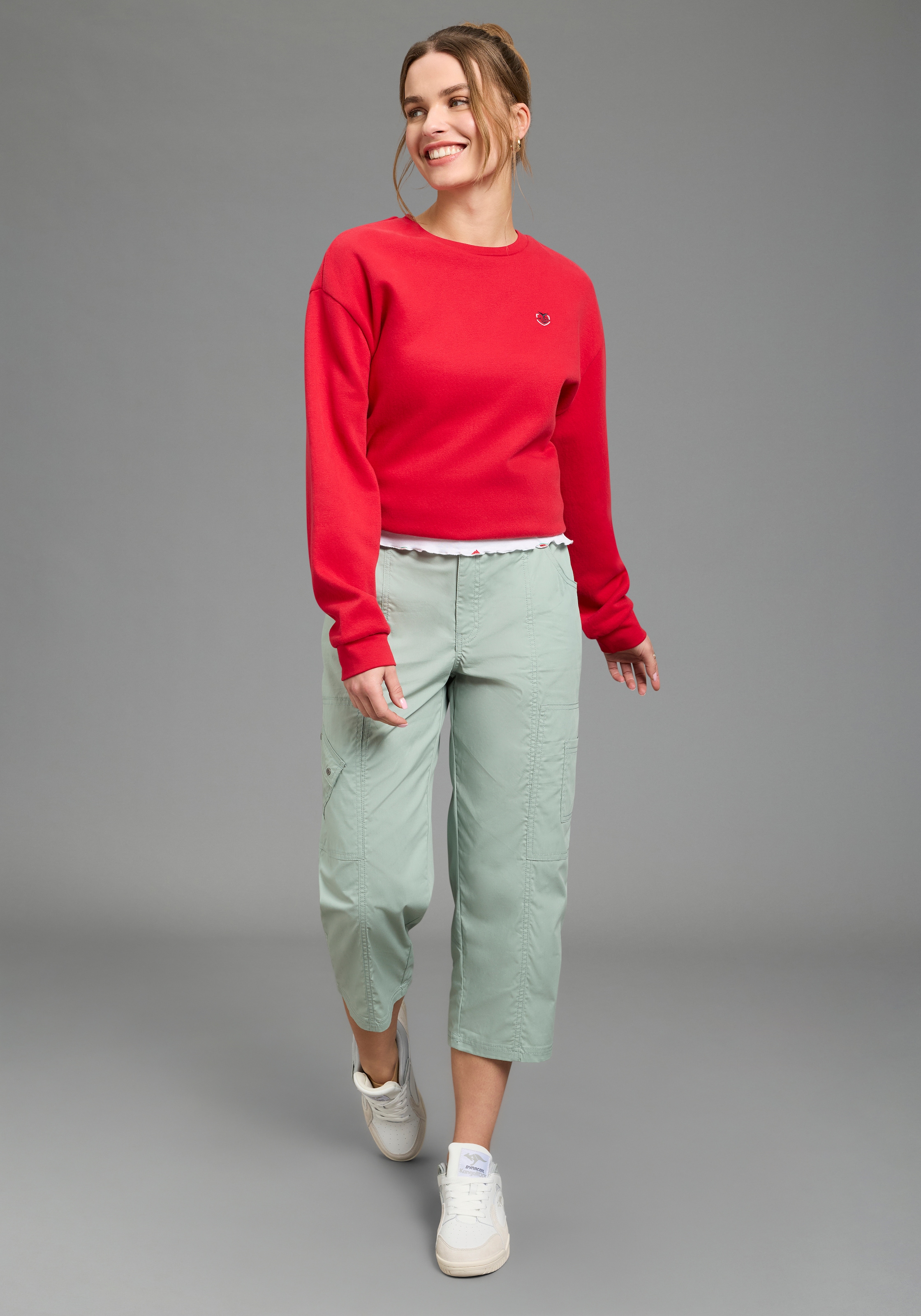 KangaROOS Caprihose  mit seitlich aufgesetzten Taschen