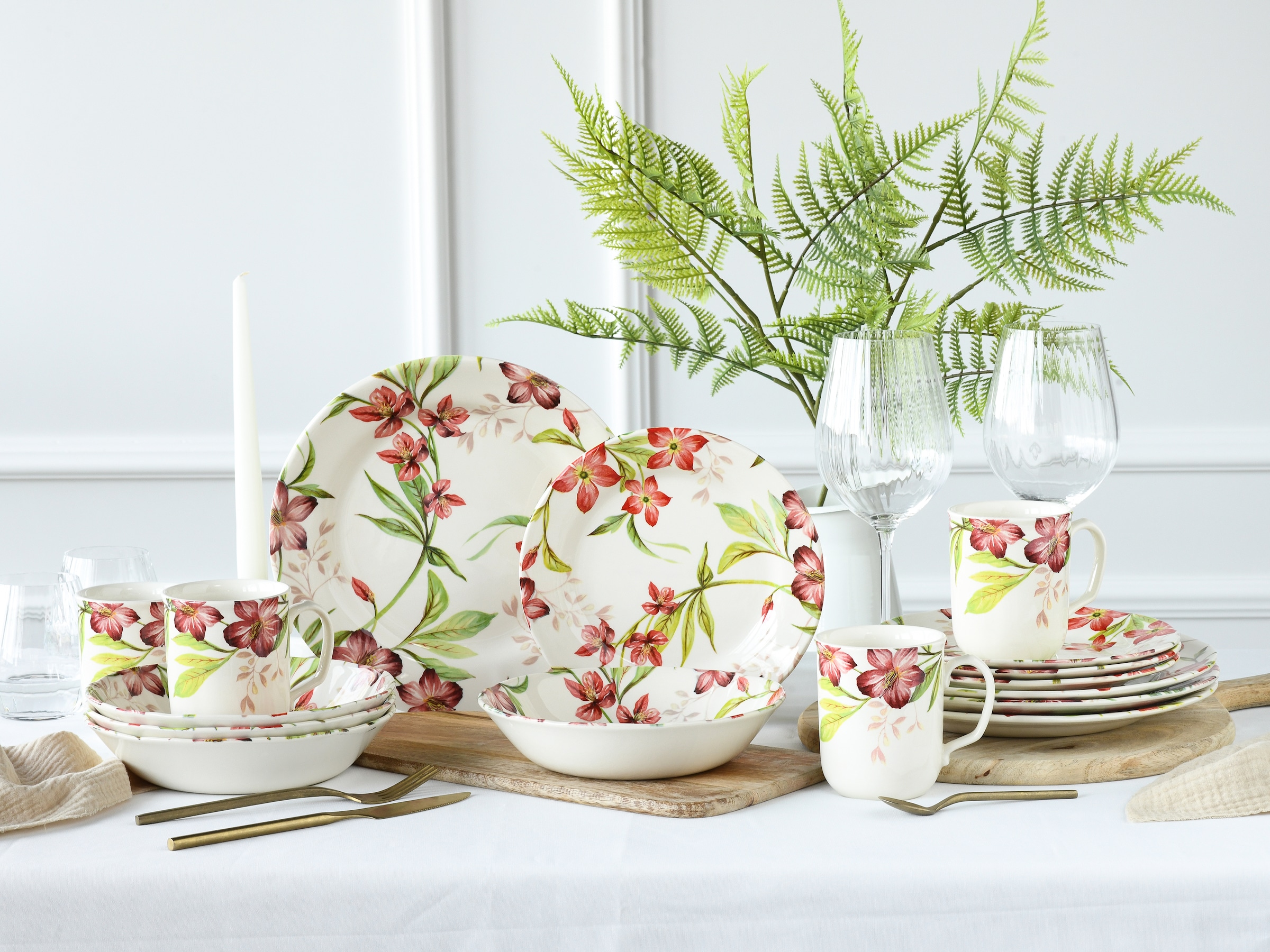 CreaTable Kombiservice »Geschirr-Set Summer Cottage«, (Set, 16 tlg., Kaffeeservice und Tafelservice im Set, für 4 Personen), Service, elegantes Blütendekor, 16 Teile, für 4 Personen