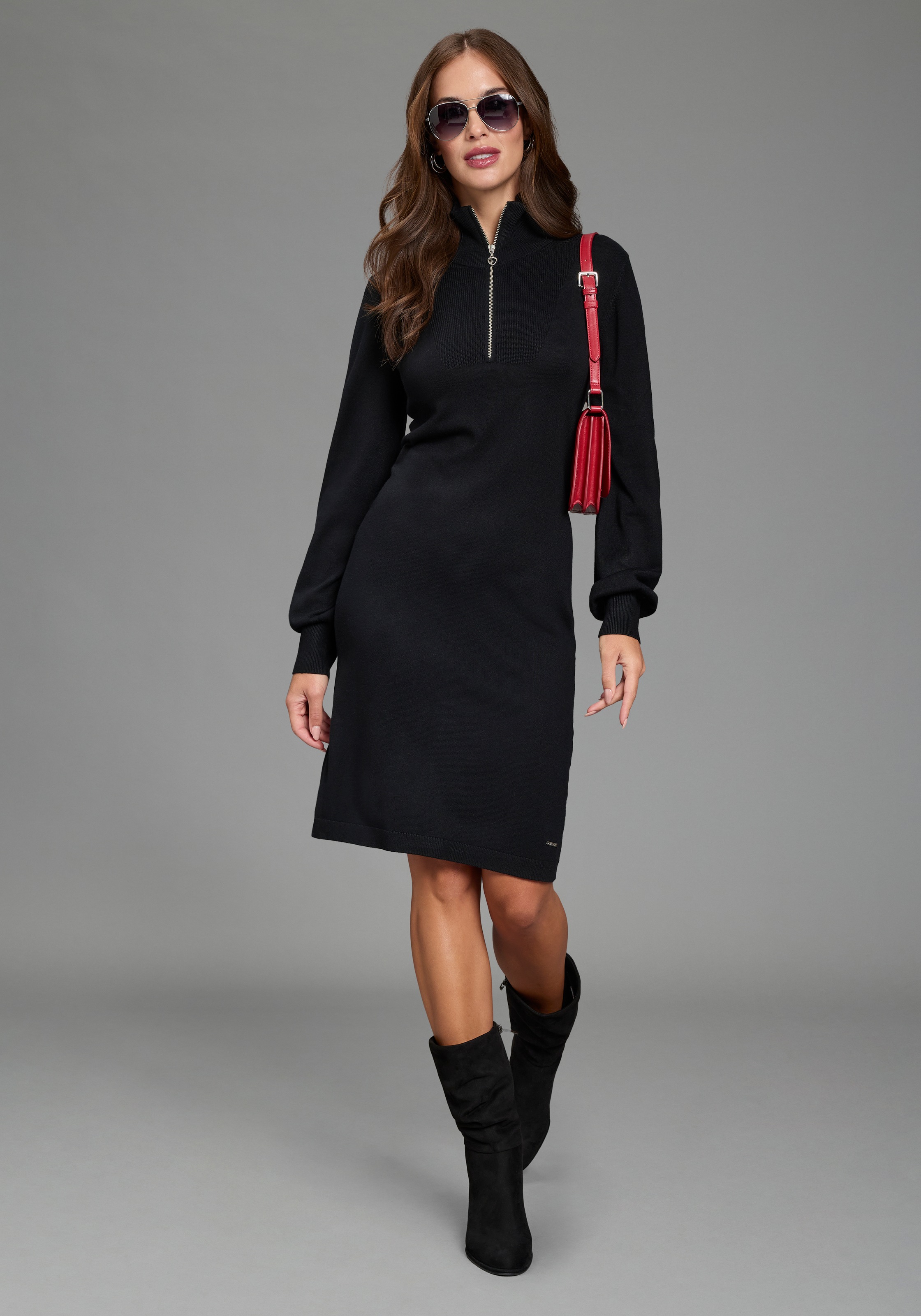 Laura Scott Strickkleid mit Troyer Kragen in Mini Form