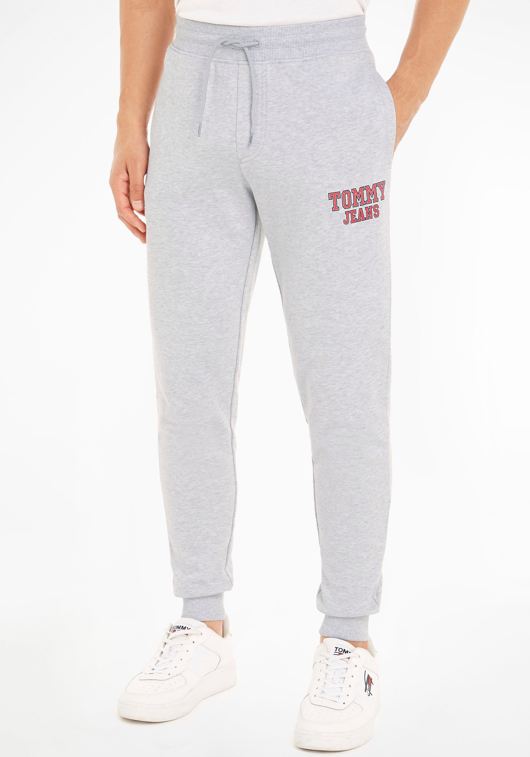 Jogginghose »TJM SLIM ENTRY GRAPHIC SWEATPANT«, mit Logodruck