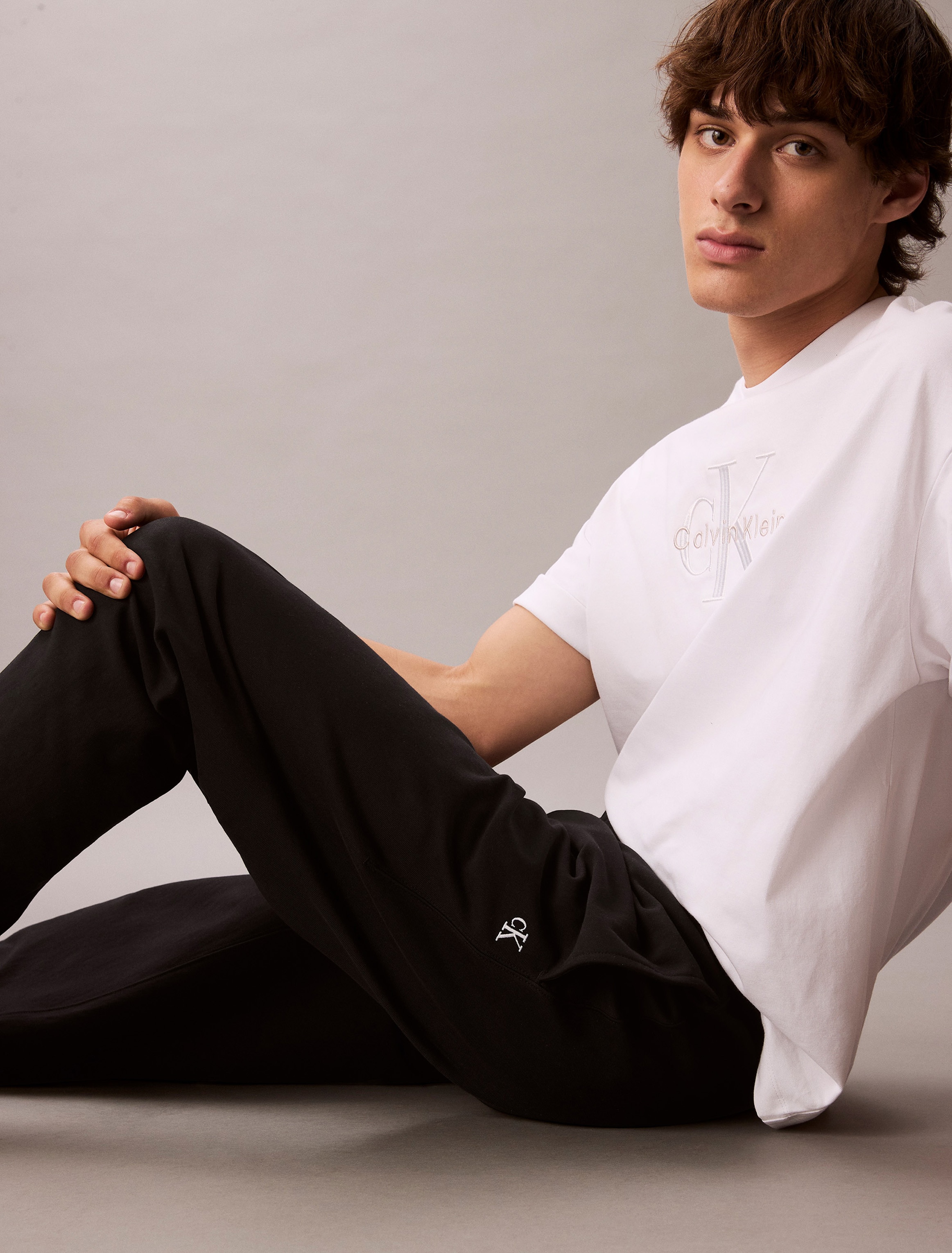 Calvin Klein Jeans Sweathose »PREMIUM TERRY MONOGRAM JOGGER«, Mit elastischem Bund