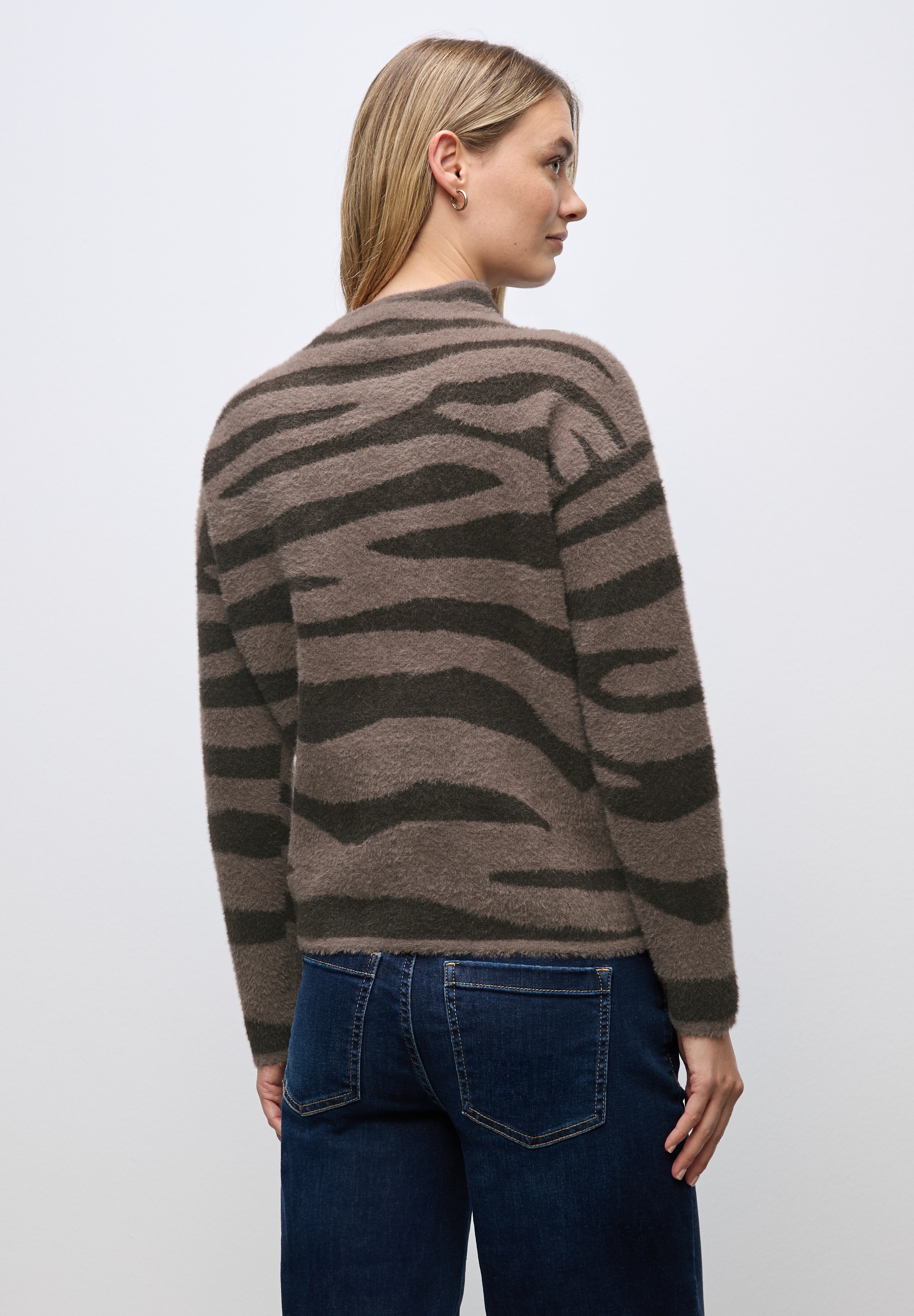 STREET ONE Strickpullover mit Animal Print, bequeme Passform