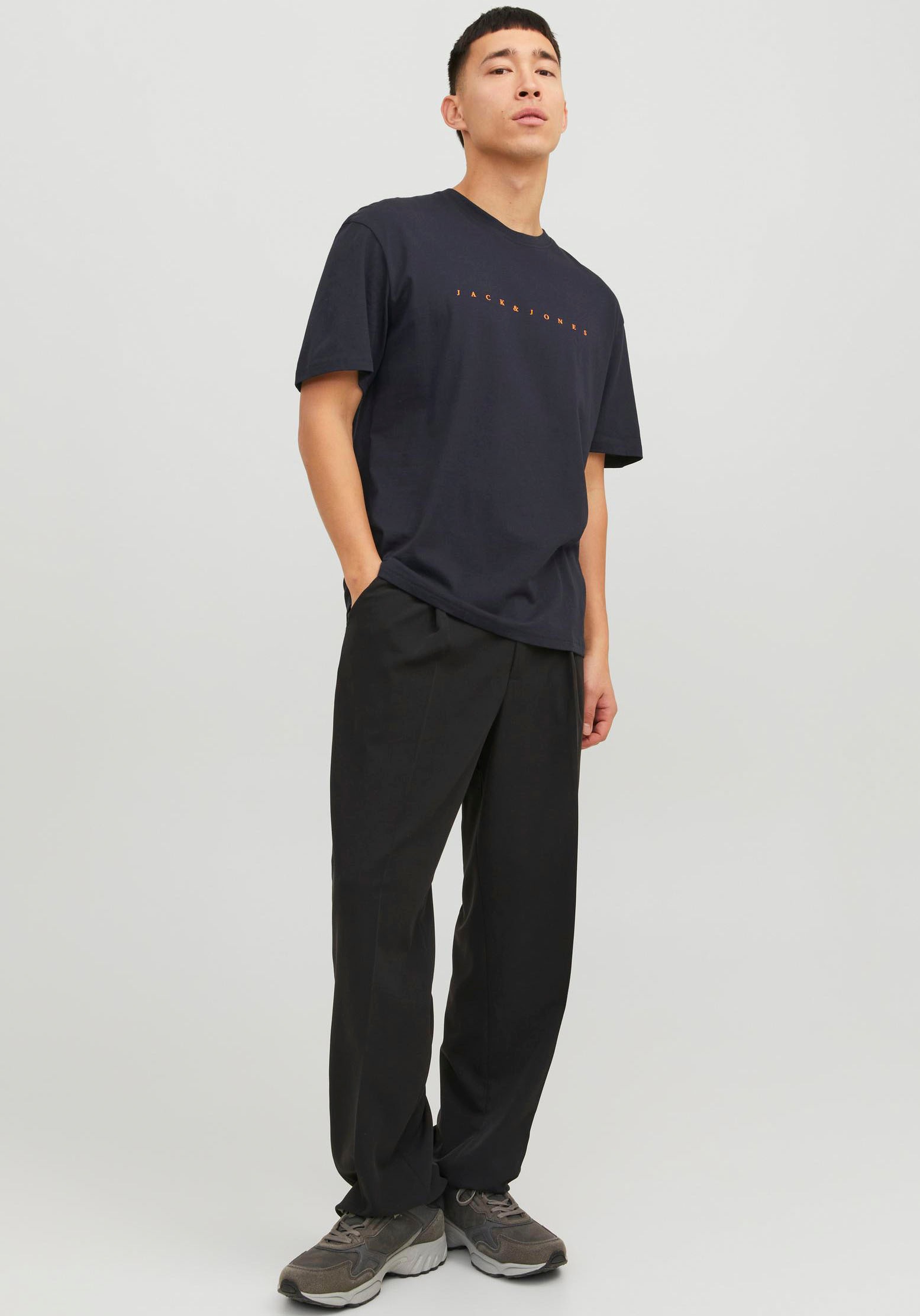Jack & Jones Rundhalsshirt »JJESTAR JJ TEE SS NOOS«, mit Logo Schriftzug