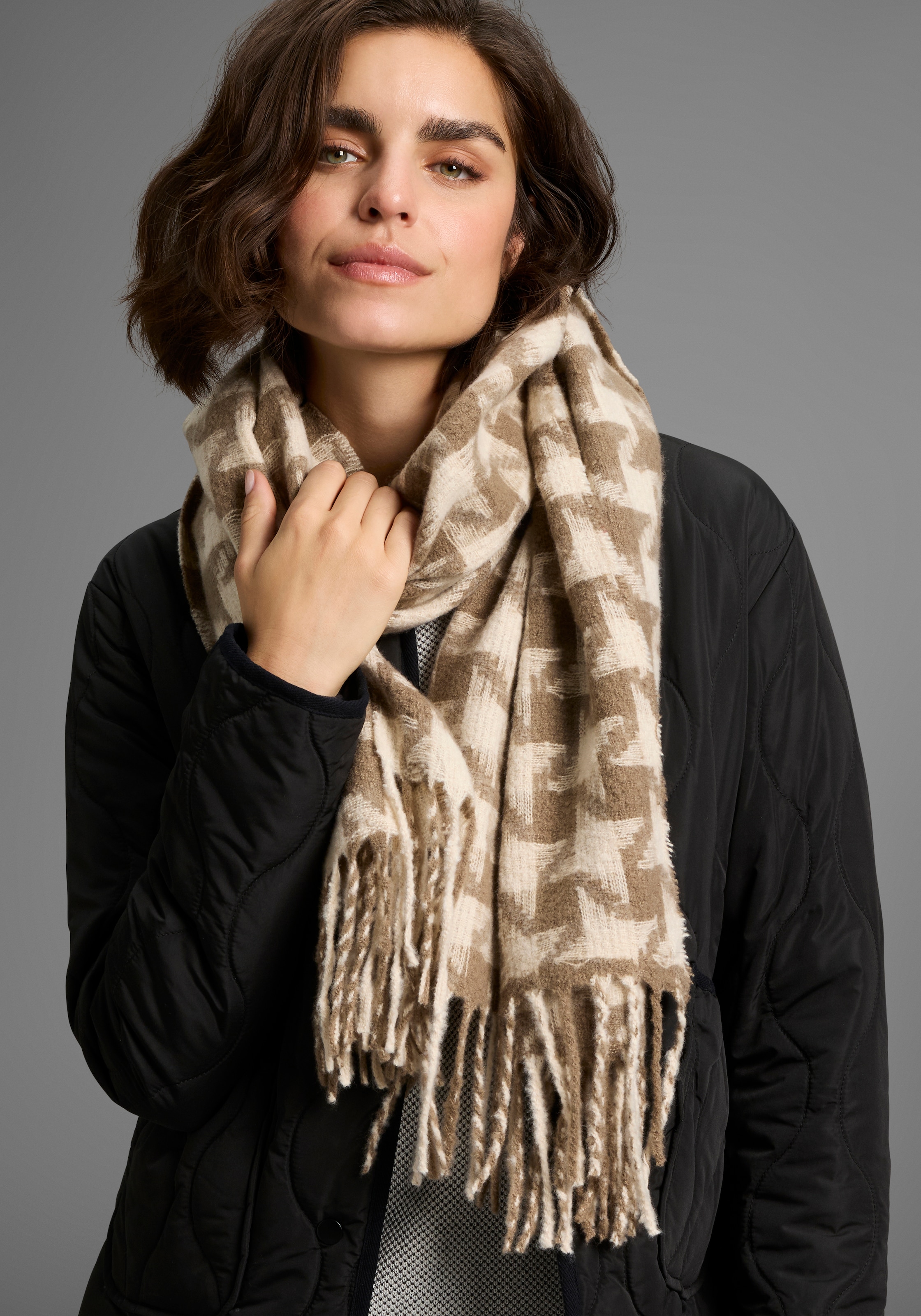 Laura Scott Modeschal im tollen Stern-Design in verschiedenen Farben - NEW