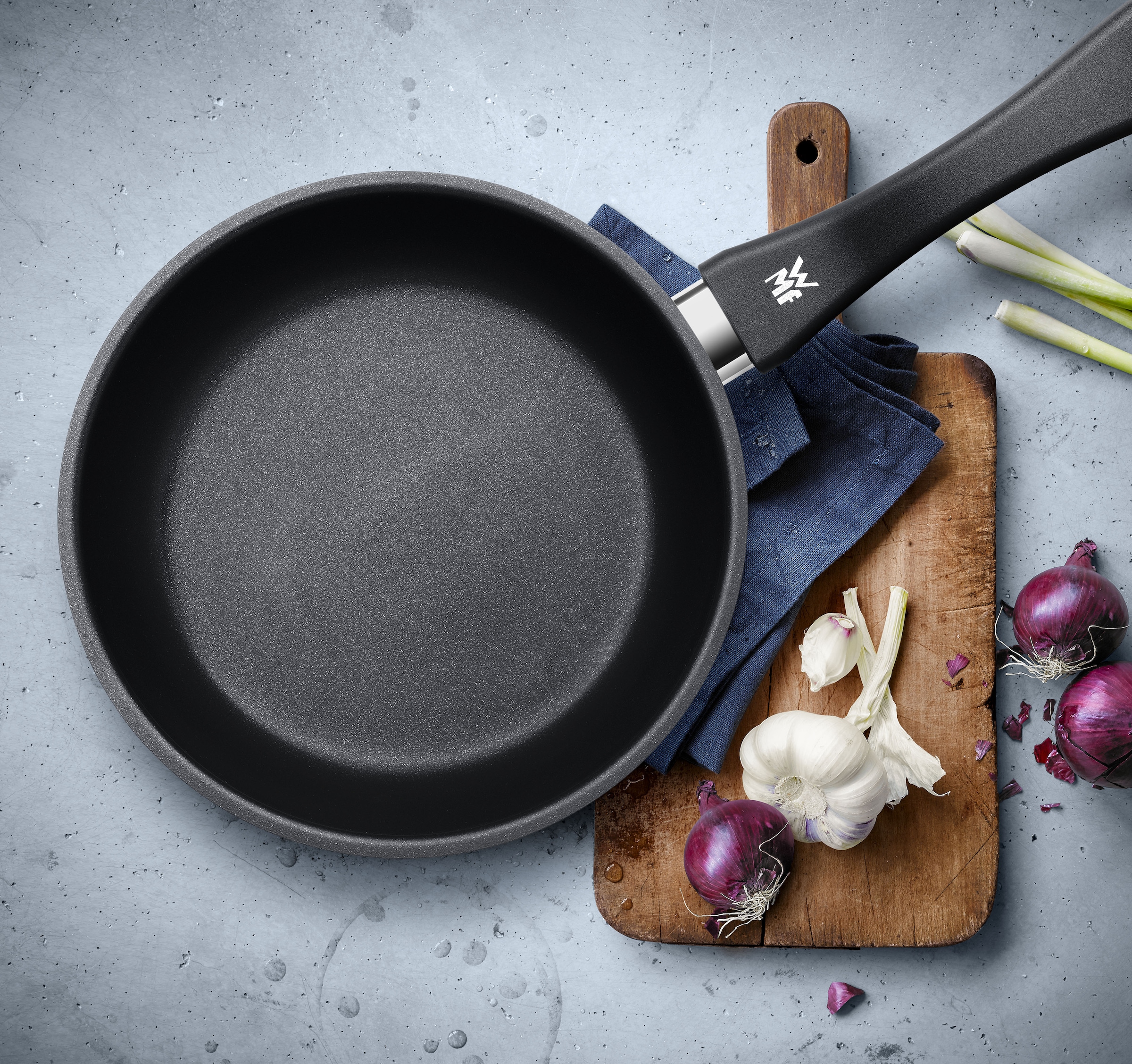 WMF Pfannen-Set »Devil Bratpfanne 28 cm + 20 cm«, Cromargan® Edelstahl Rostfrei 18/10, (Set, 2 tlg., Bratpfannenset (20 + 28 cm), Induktion, Antihaftbeschichtung, für alle Herdarten geeignet