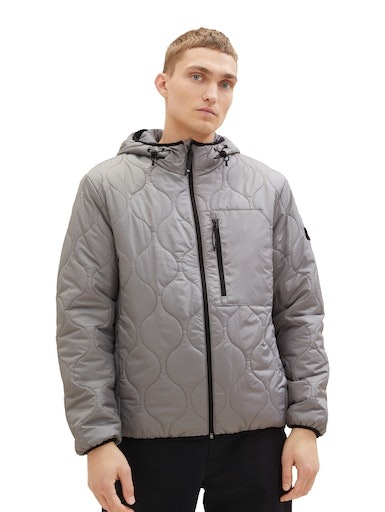 TOM TAILOR Denim Steppjacke, mit Kapuze, mit Logo-Badge am Ärmel