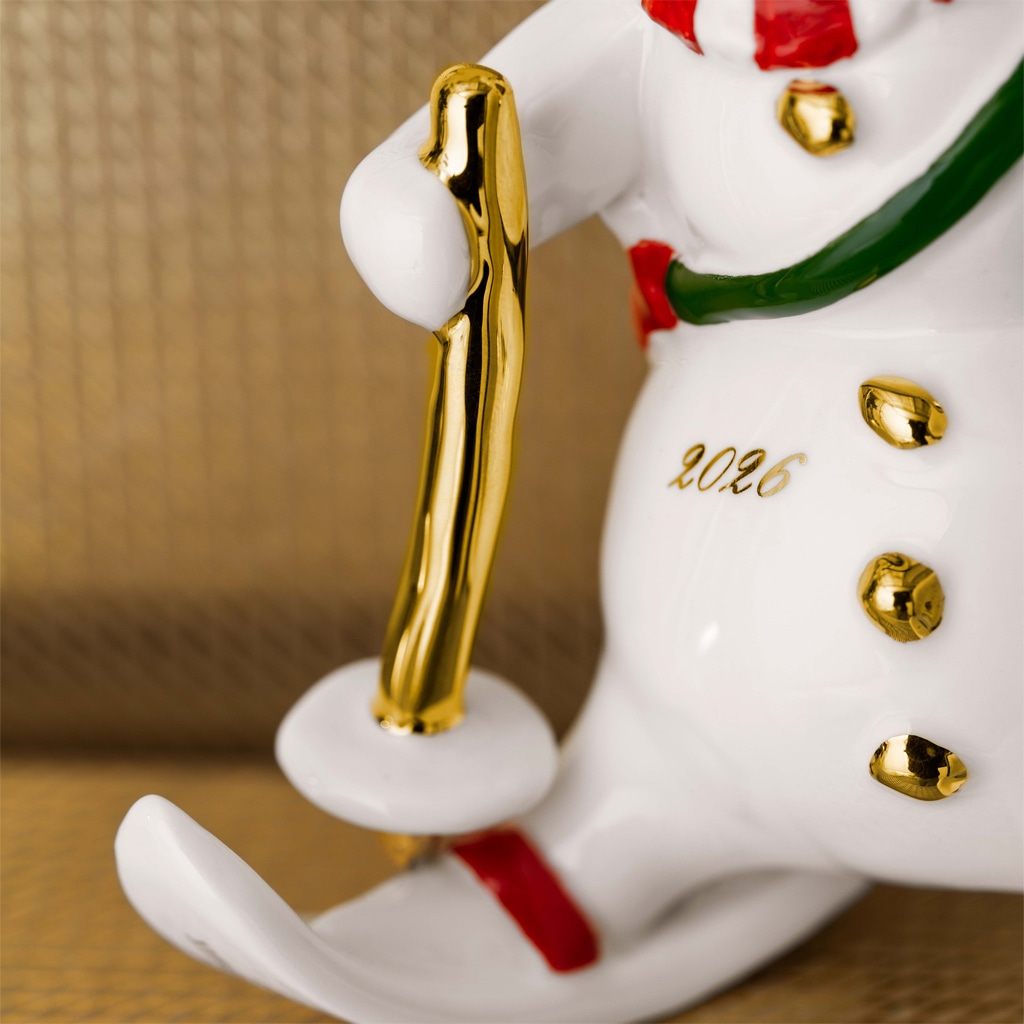 Villeroy & Boch Weihnachtsfigur »Ornament Schneemann 2026 Christmas Classics 7,3 x 6,8 x 9,9 cm weiß-gold« Nur Dekoration