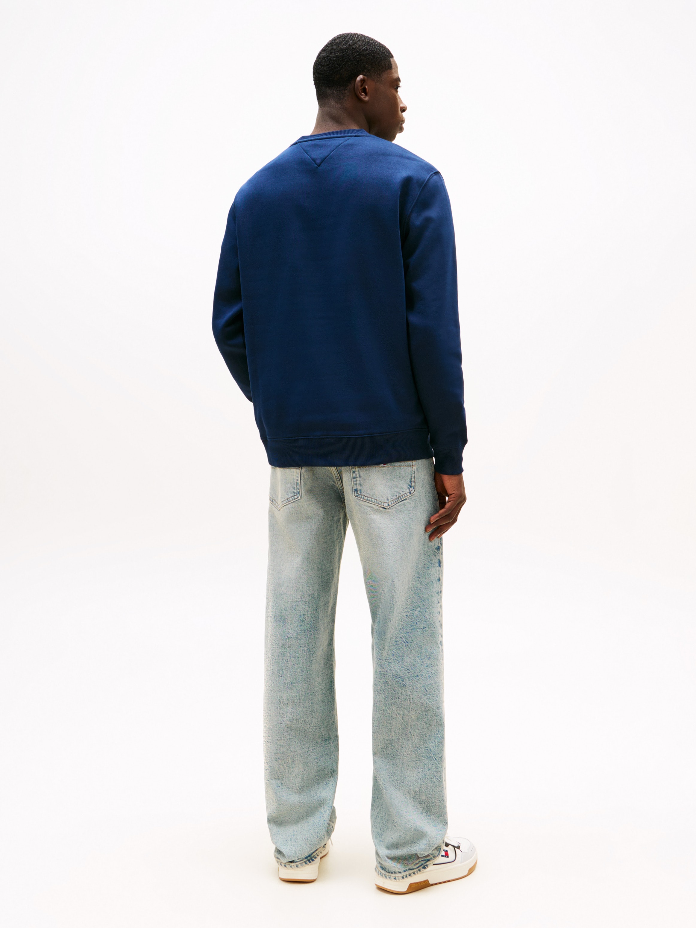 Tommy Jeans Sweatshirt »TJM REG S FLAG CREW«, Mit besticktem Markenlogo auf Brusthöhe