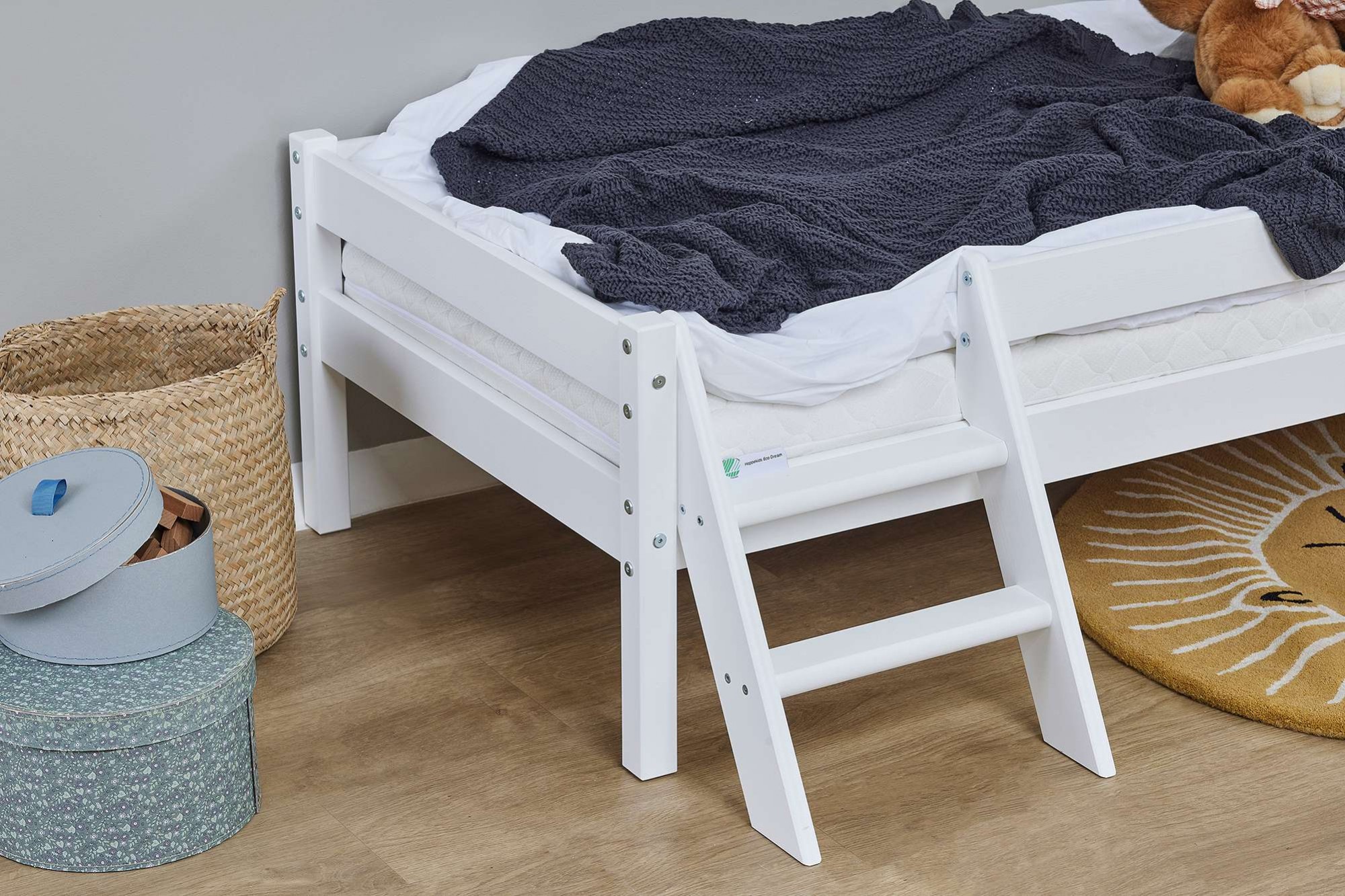 Lüttenhütt Jugendbett »ECO One«, Kinderbett mit Rausfallschutz und Leiter, 3 Farben/Matratze wählbar