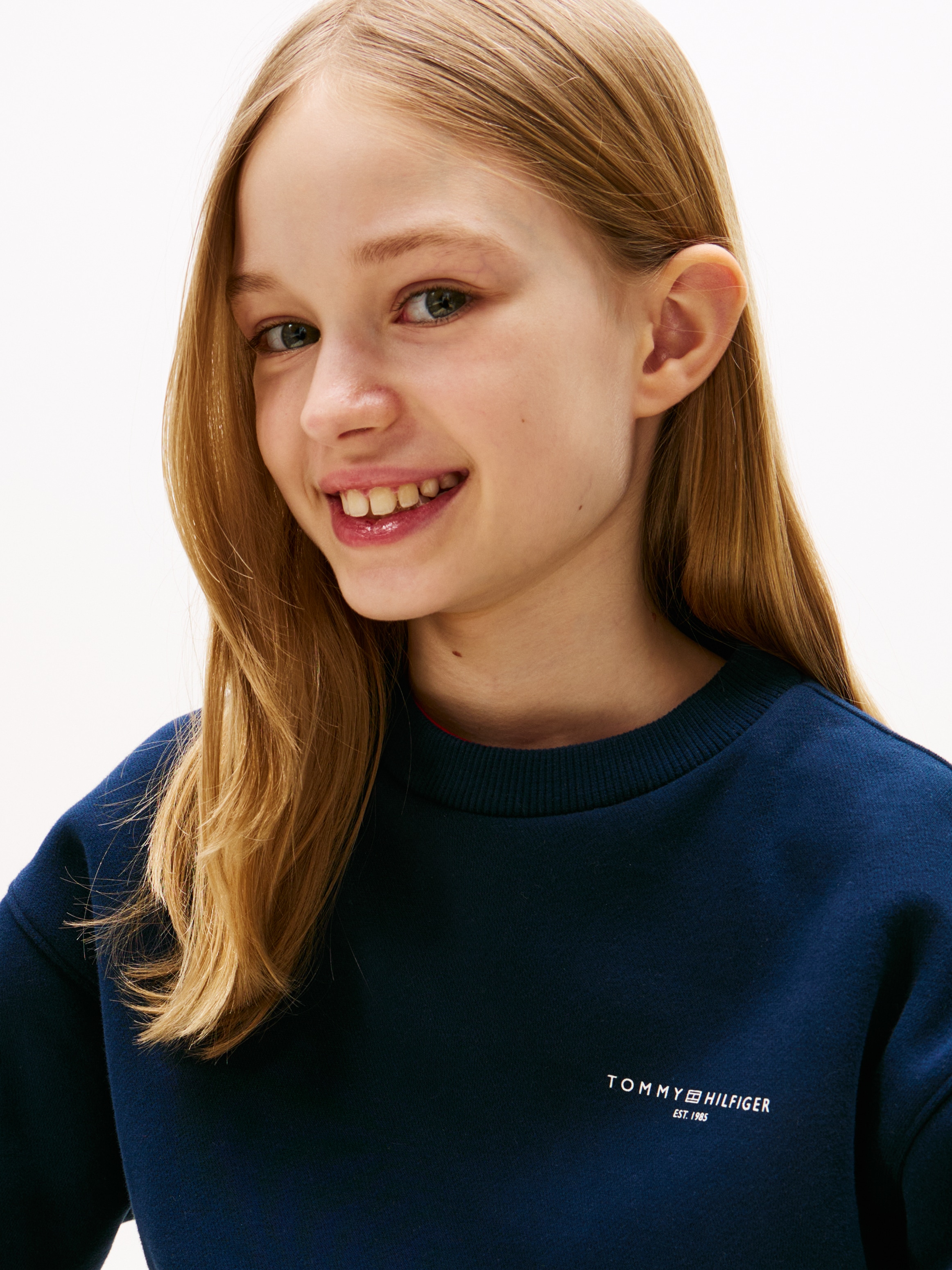 Tommy Hilfiger Sweatshirt »MINI CORP C-NECK SWEATSHIRT«, für Kinder bis 16 Jahre, mit Logo-Stickerei

