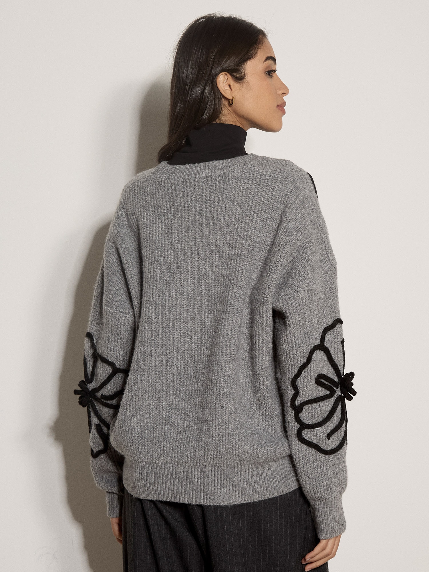 Apricot Strickpullover »Florales Oberteil mit Cornelli-Stickerei« mit Blumenapplikation