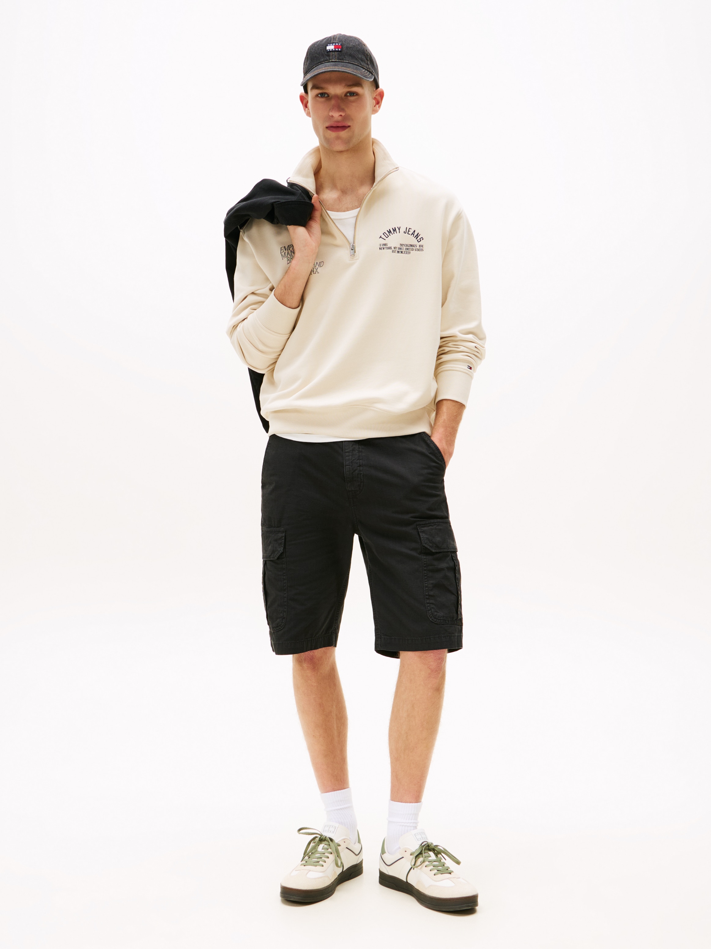 Tommy Jeans Cargoshorts »TJM OTIS CARGO REG SHORTS«, Mit Gürtelschlaufen