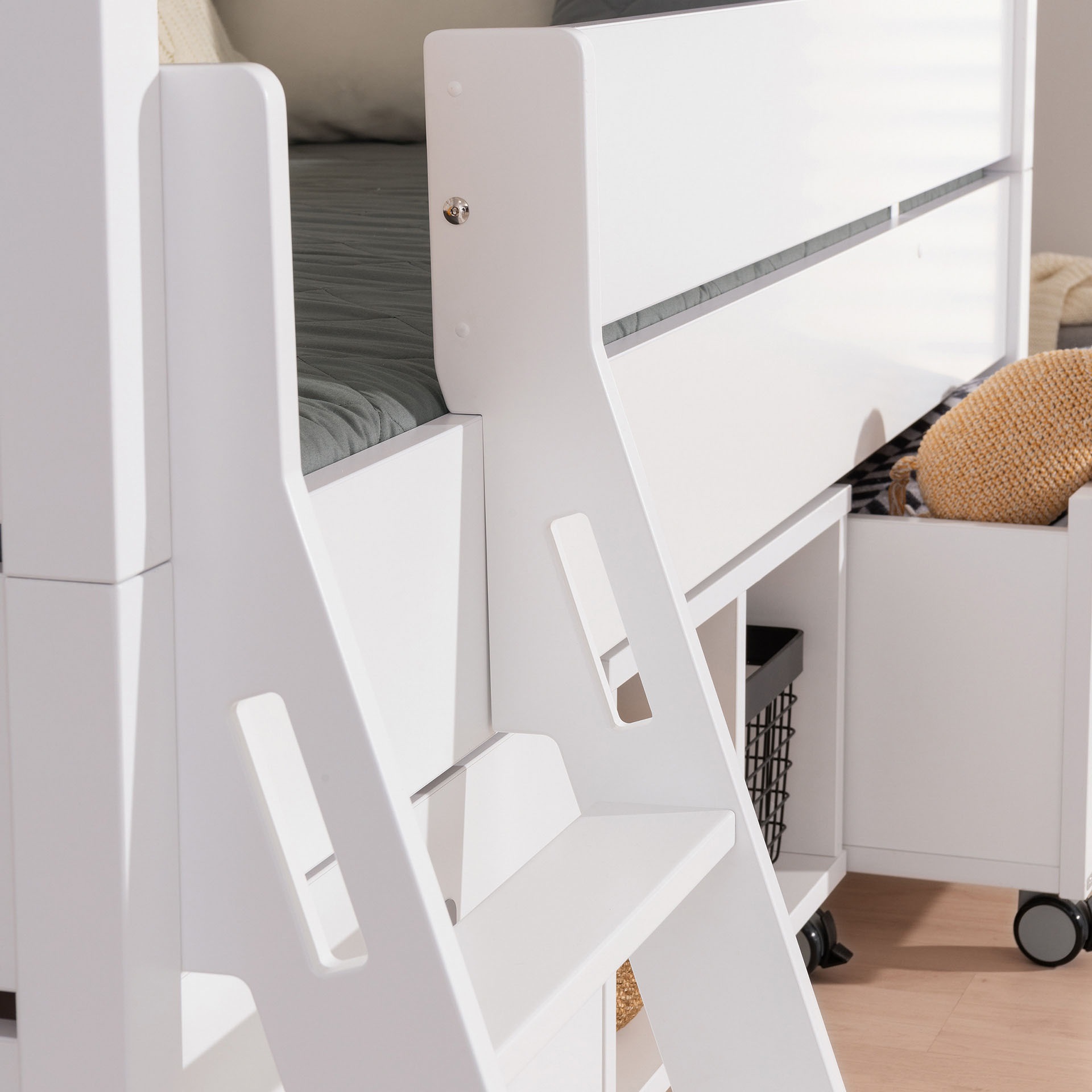 PAIDI Hausbett »TINY HOUSE« Spielbett mit Rausfallschutz, individuell gestaltbar