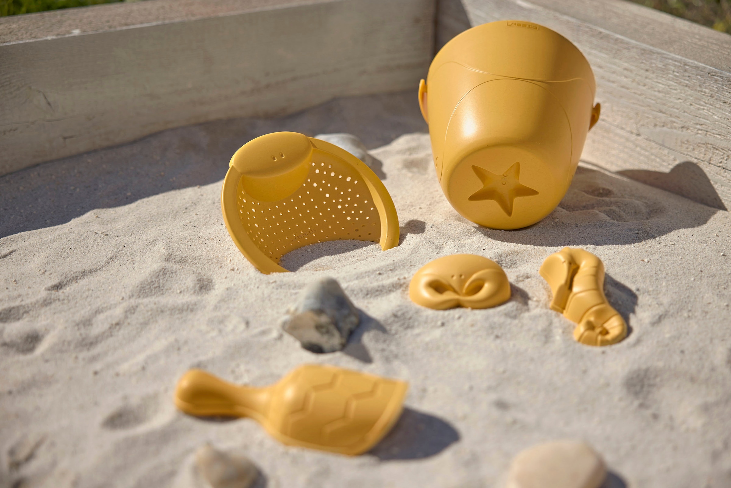 LÄSSIG Sandform-Set »Sandspielzeug 5er Set Water Friends, yellow«, (Set, 5 tlg.), Material aus ressourcenschonendem Biokomposit