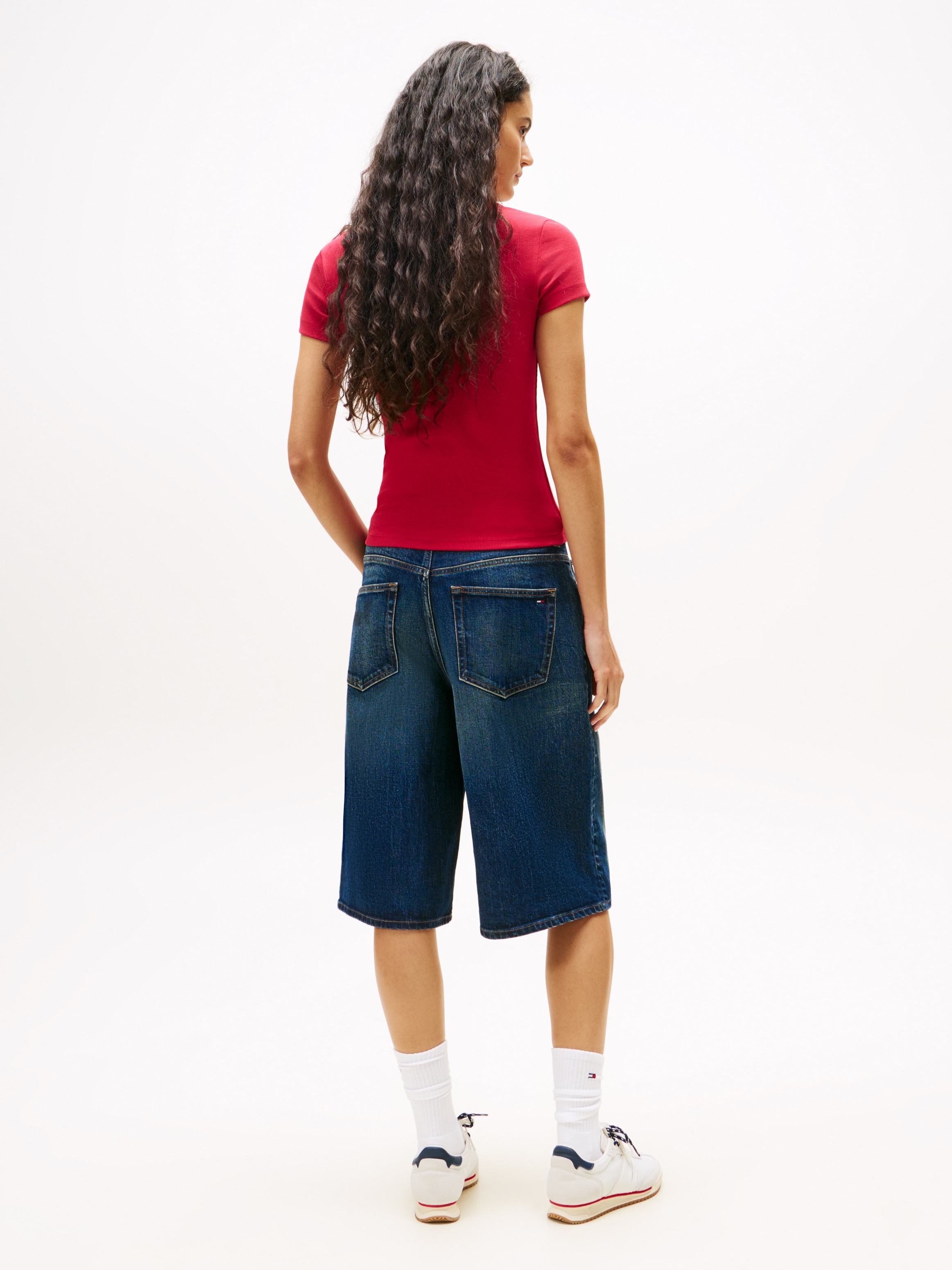 Tommy Jeans Kurzarmshirt »TJW SLIM ESSENTIAL RIB V SS«, mit gerippter Struktur